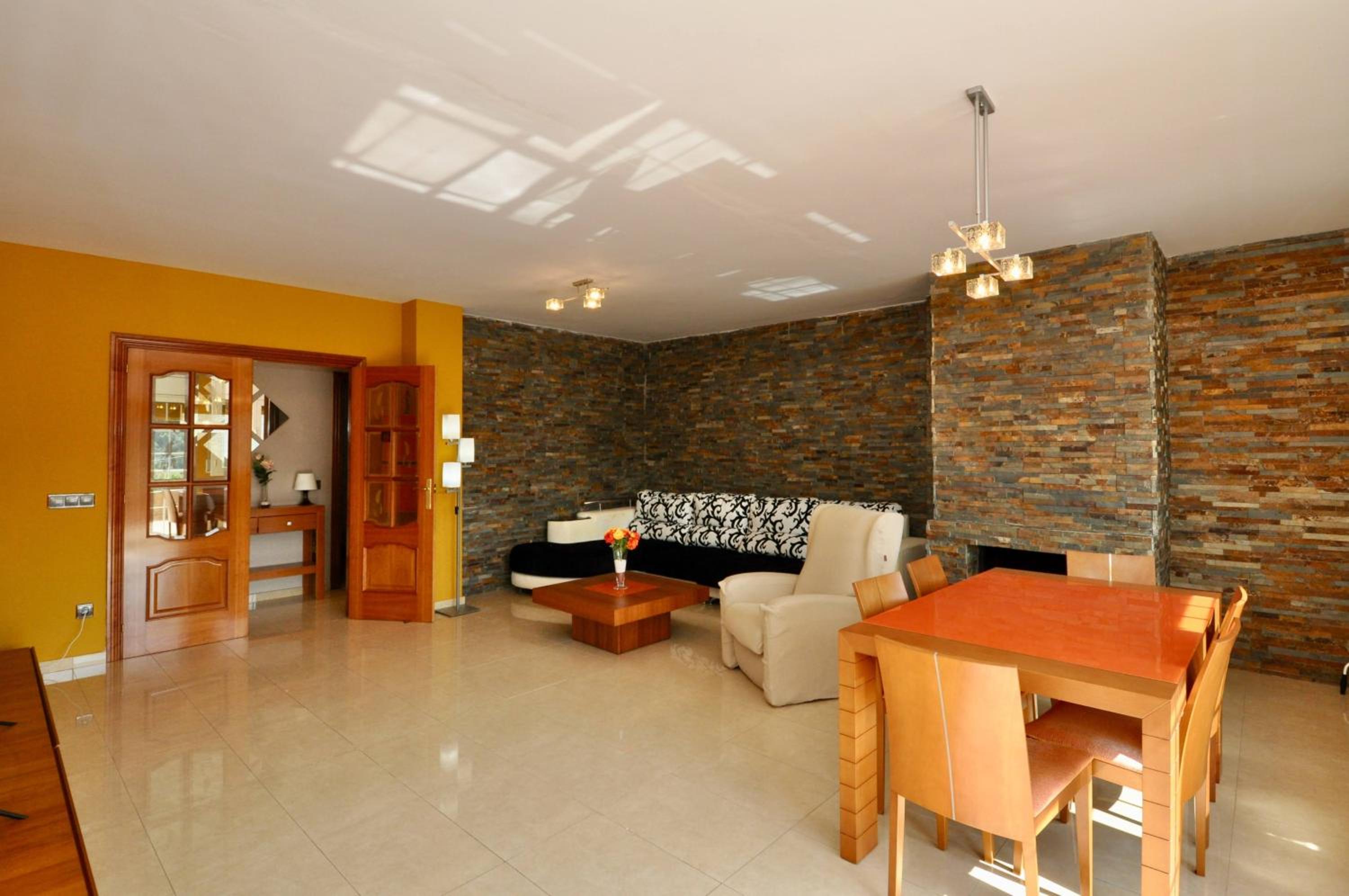 Casa de cuatro habitaciones