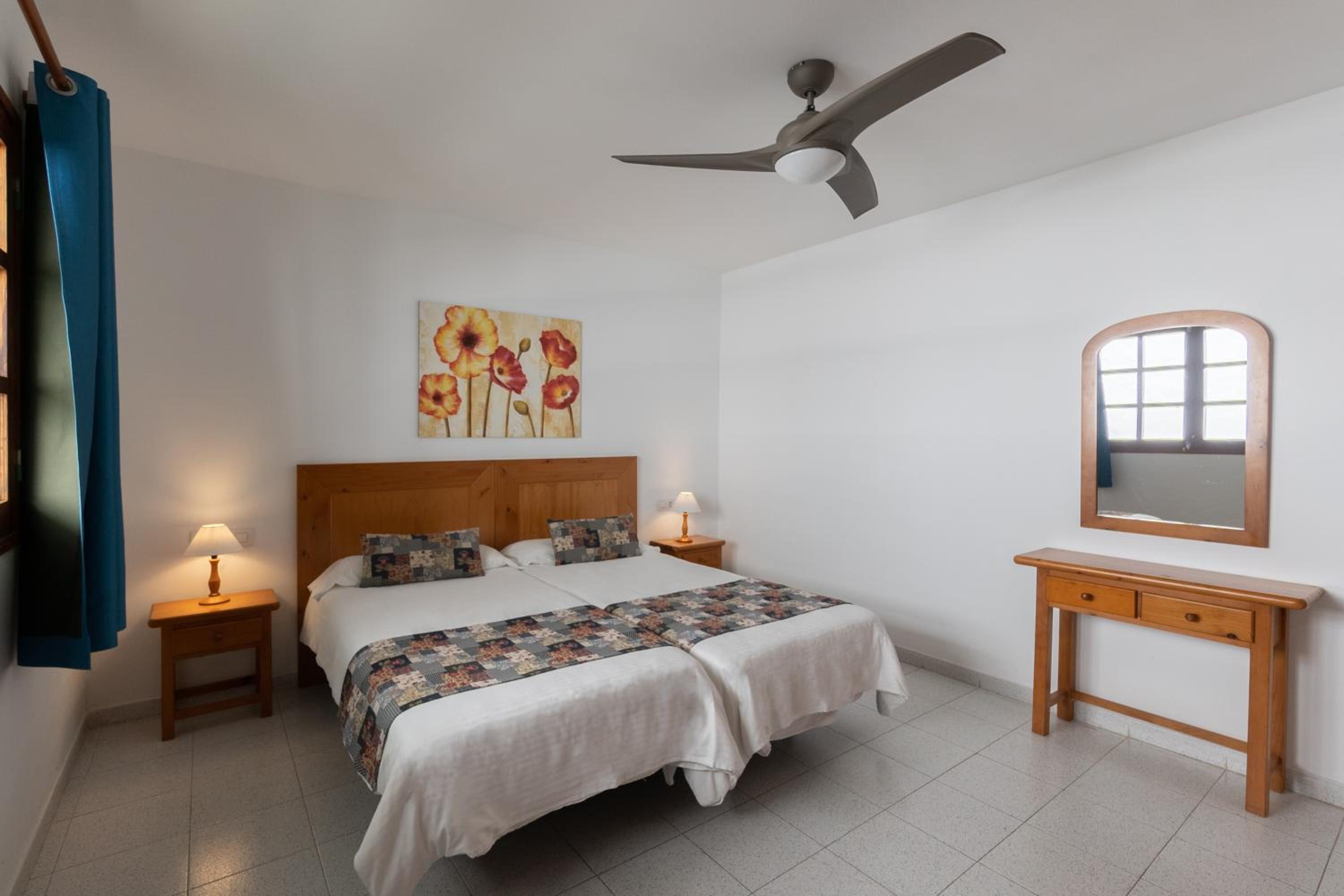 Apartamento con vista a la piscina