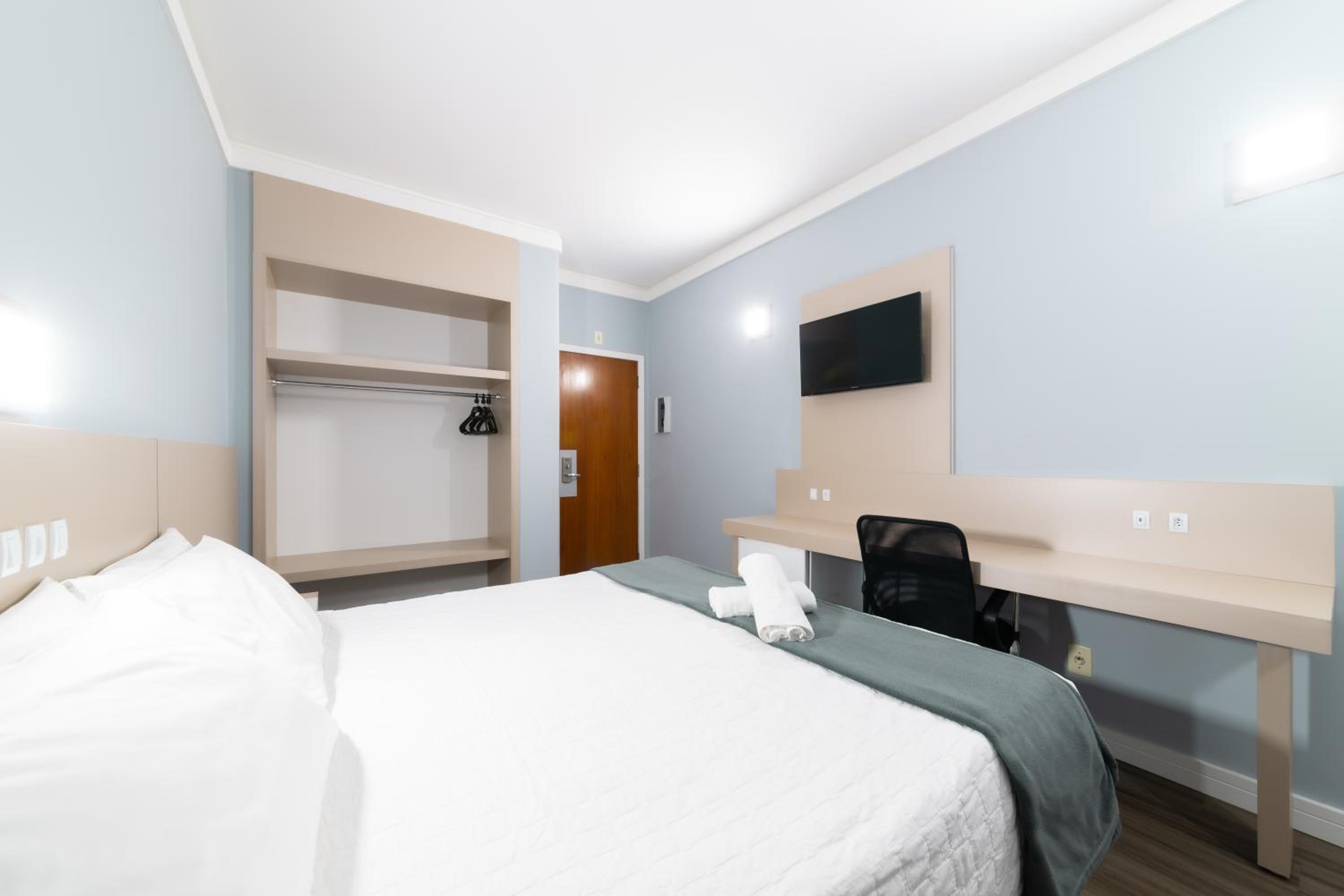 Standard Double Room with Double Bed photo 3