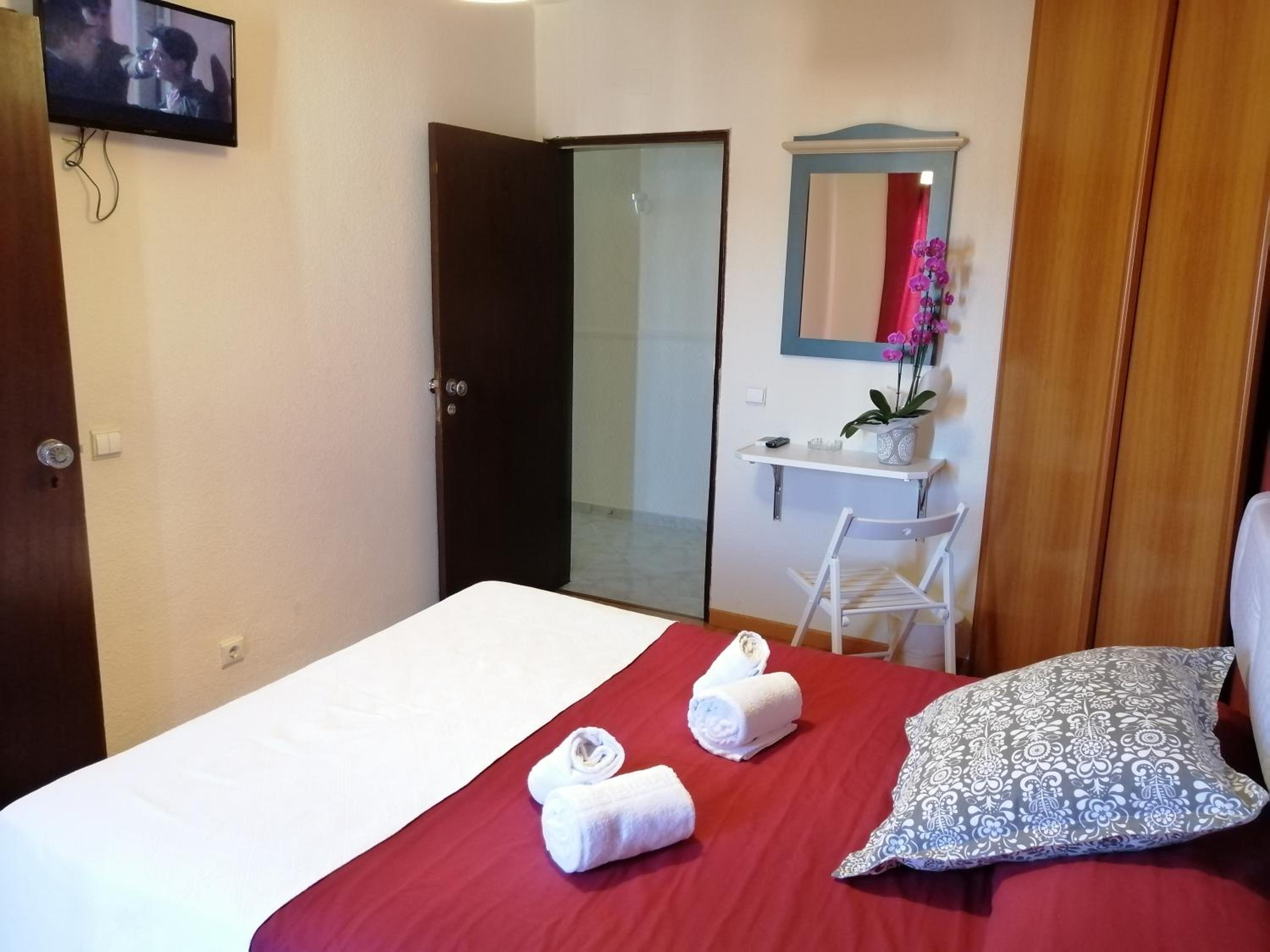 Double Room - Photo 6