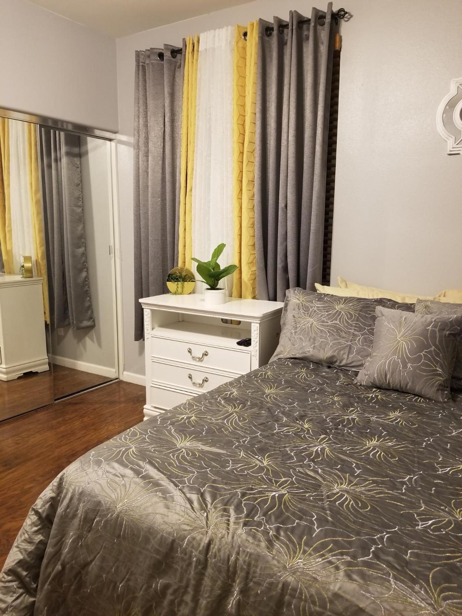 Single Room with Shared Bathroom photo 1