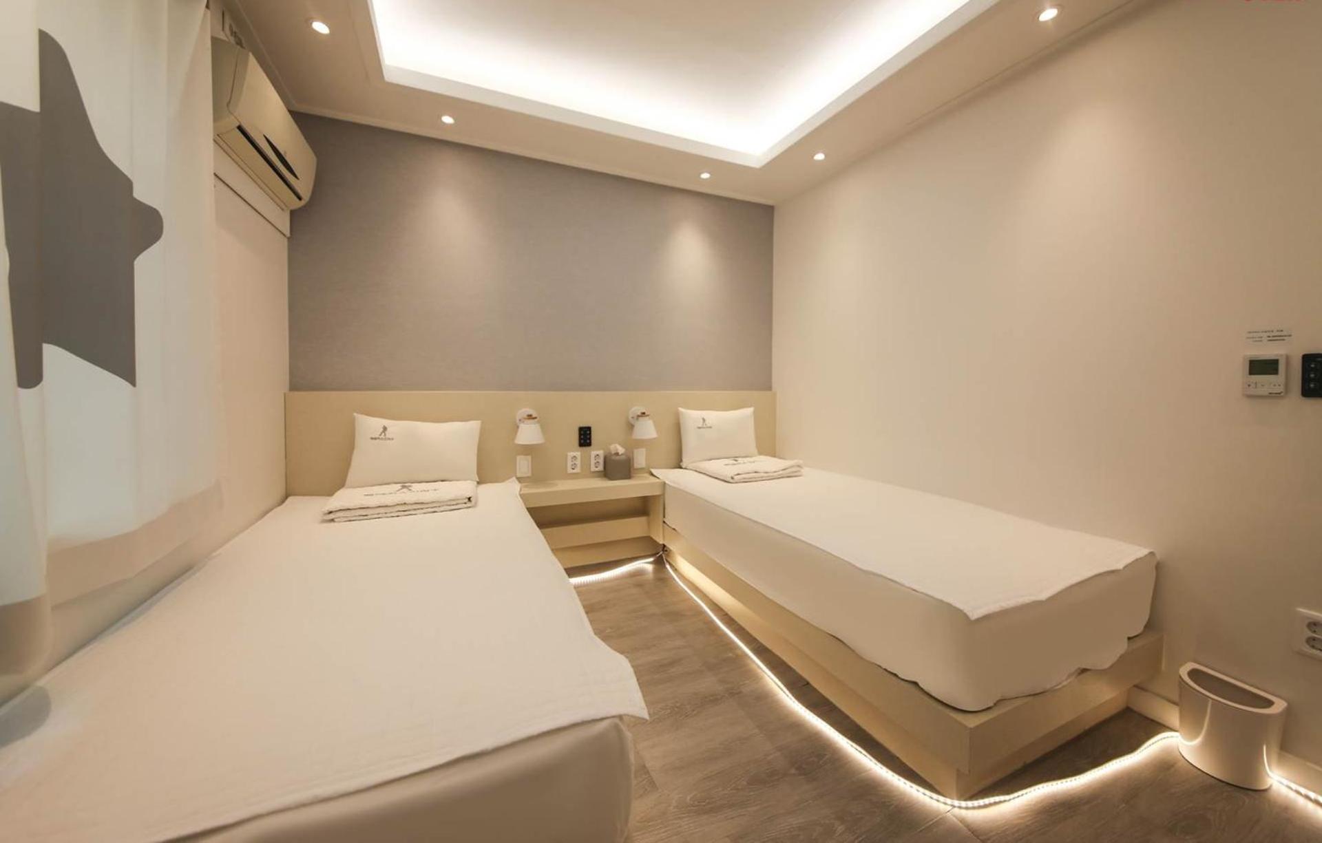 Standard Twin Room photo 3