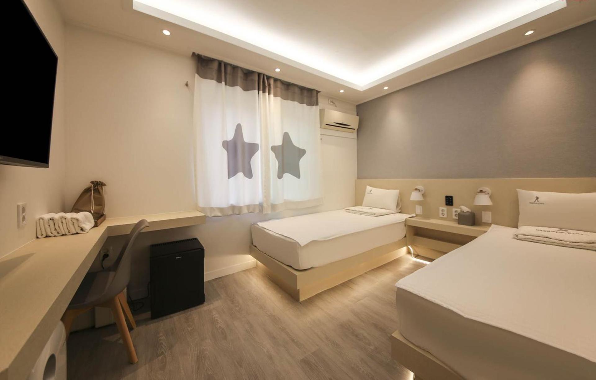 Standard Twin Room photo 1