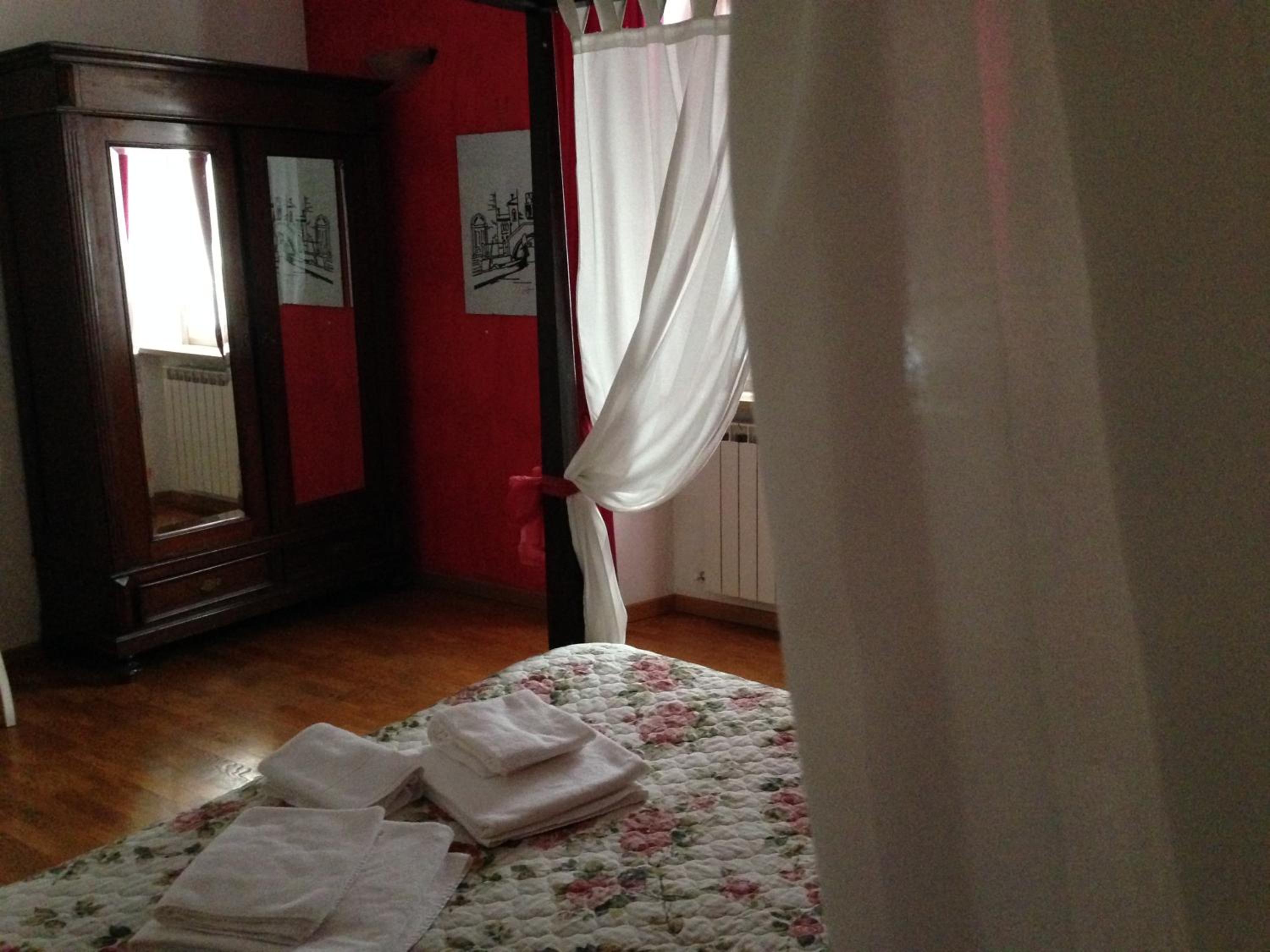Double or Twin Room with Shared Bathroom photo 3