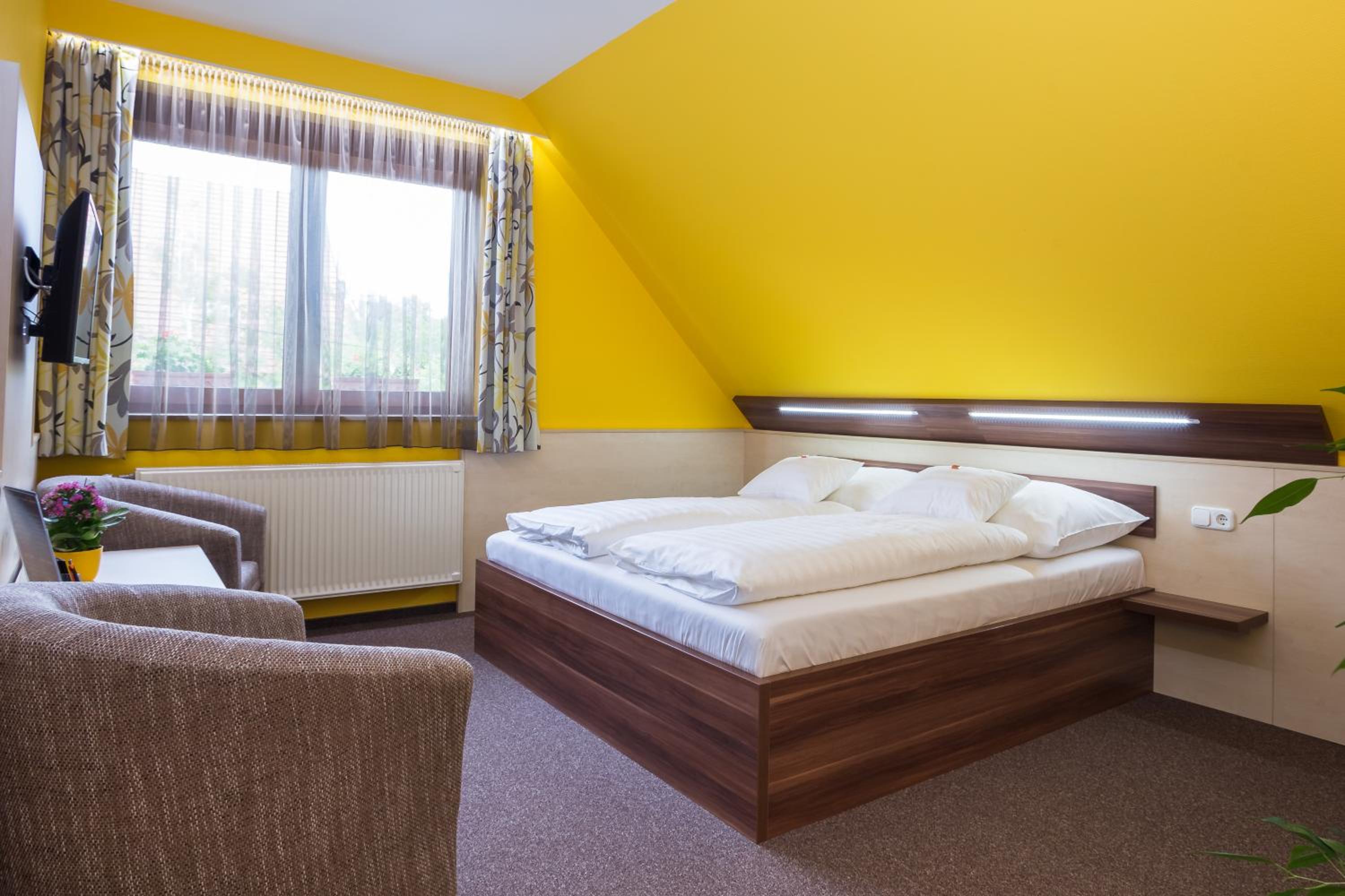 Double Room with Extra Bed photo 1