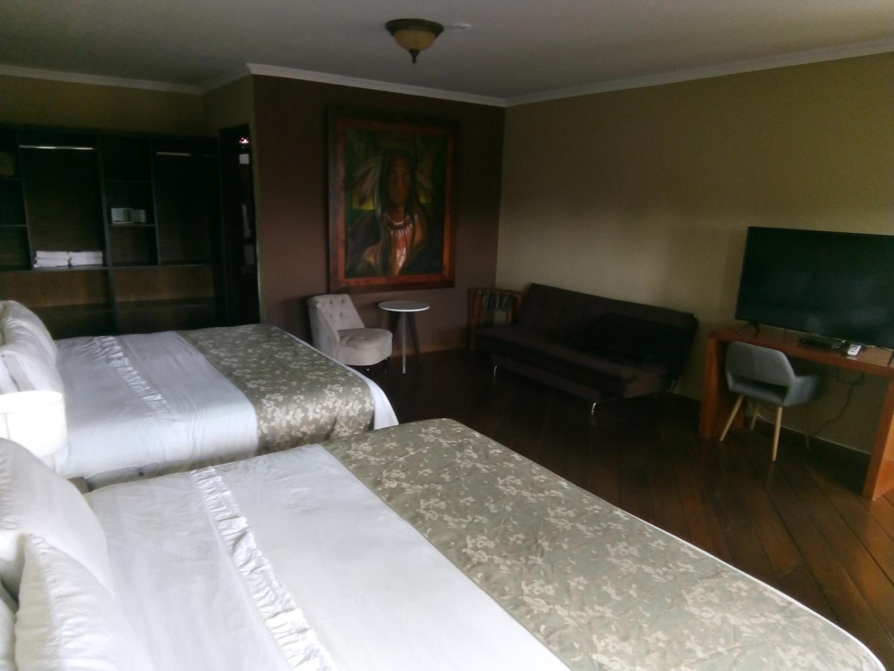 Deluxe Family Room photo 2