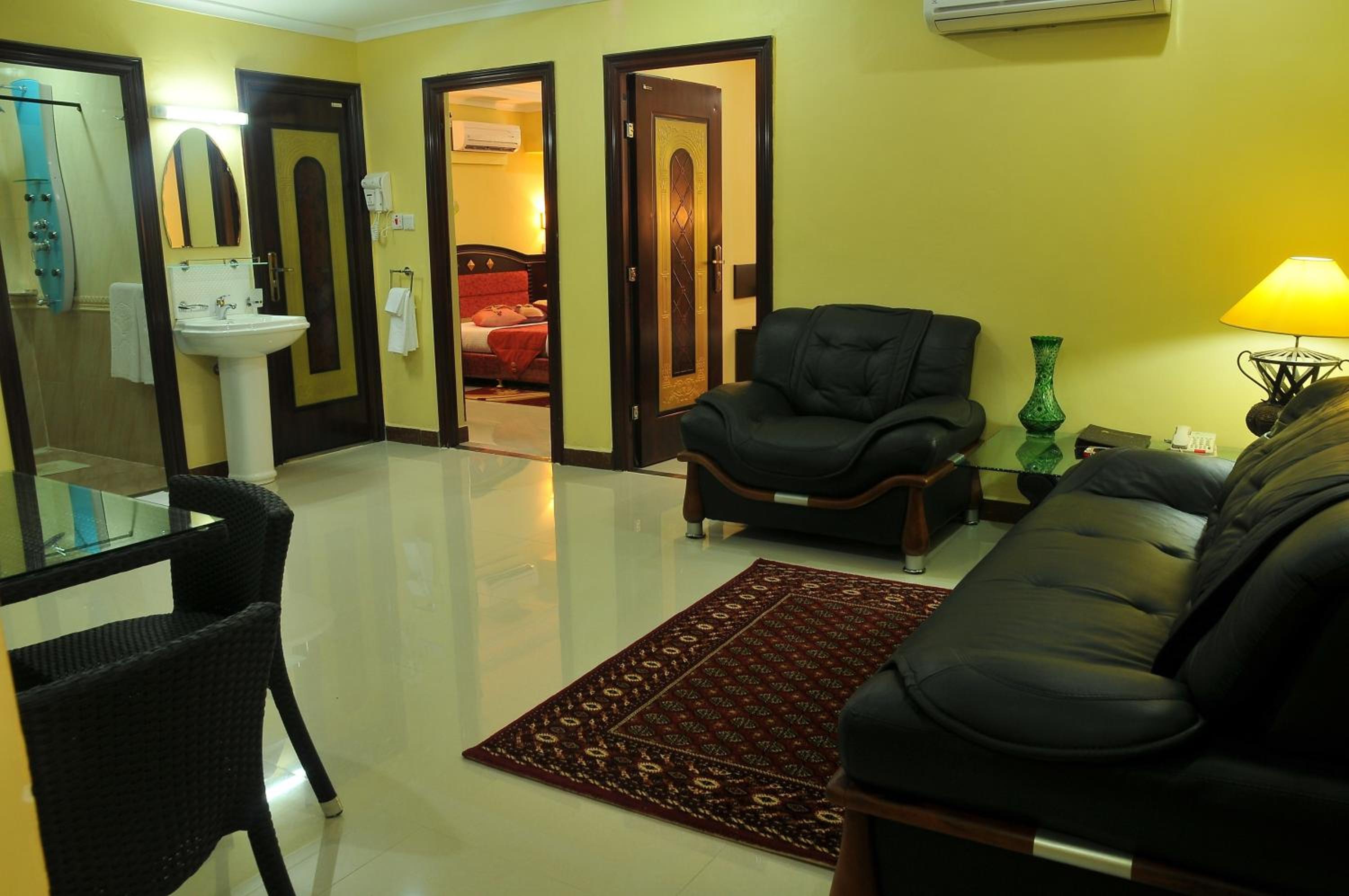 Family Suite - Photo 8