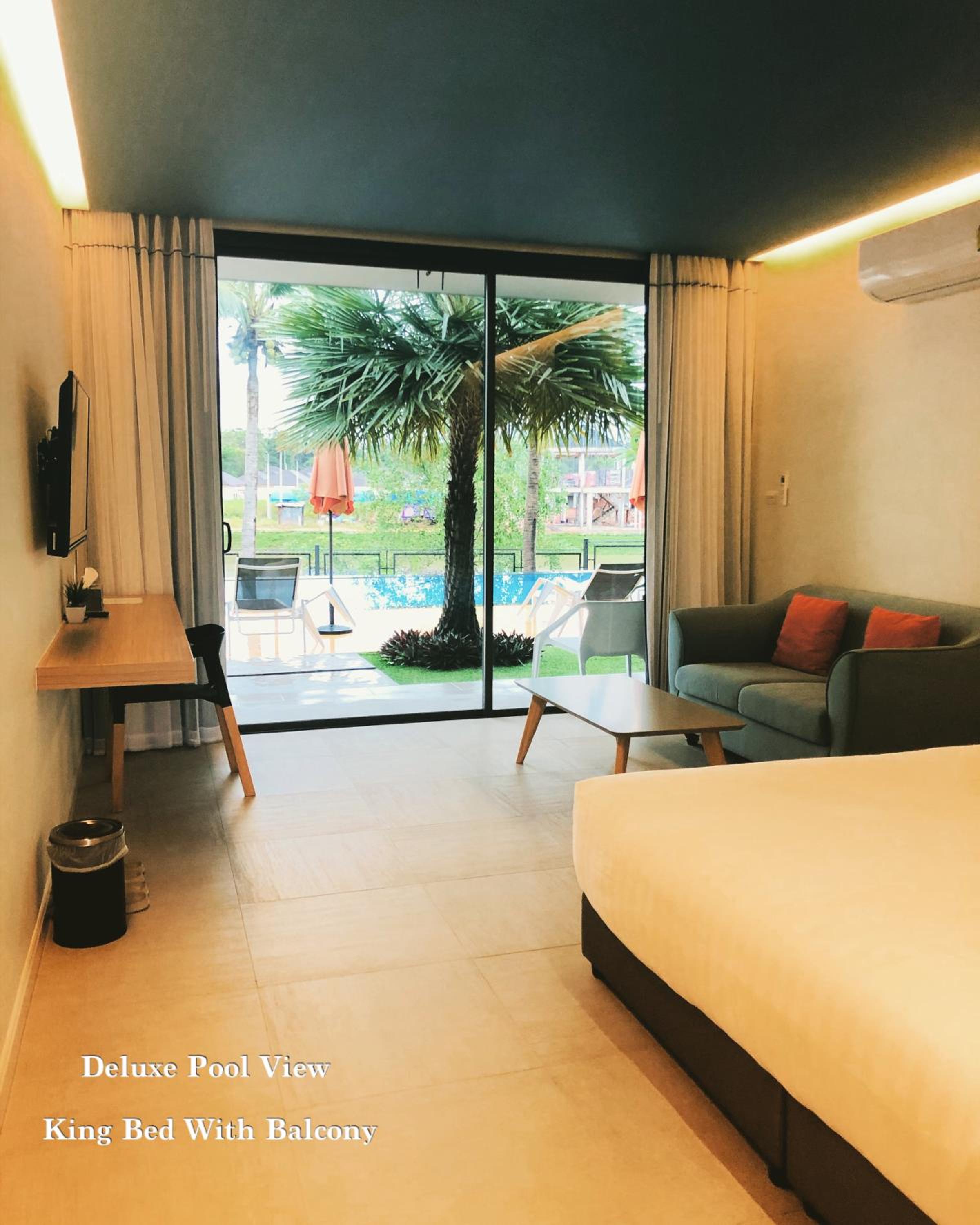 Deluxe Room - Photo 9
