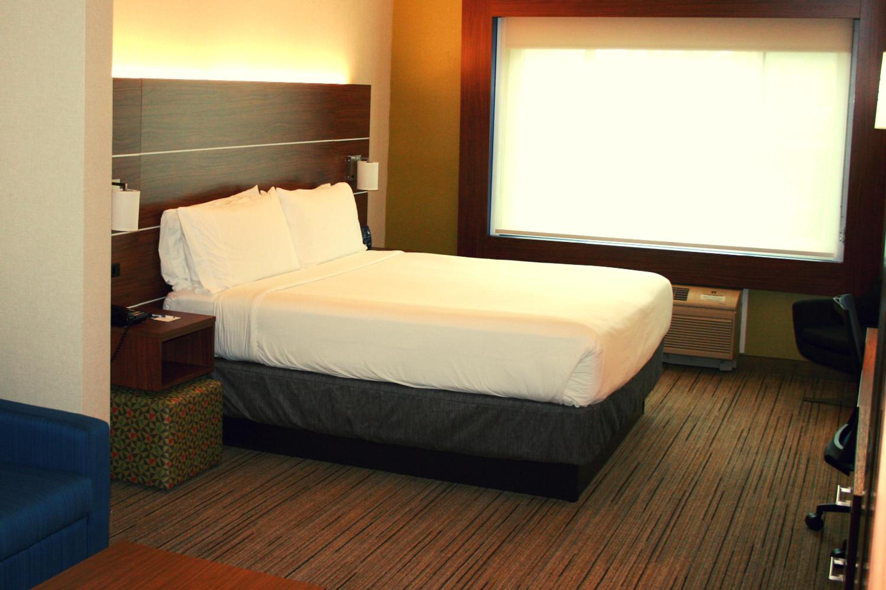 King Suite - Photo 3
