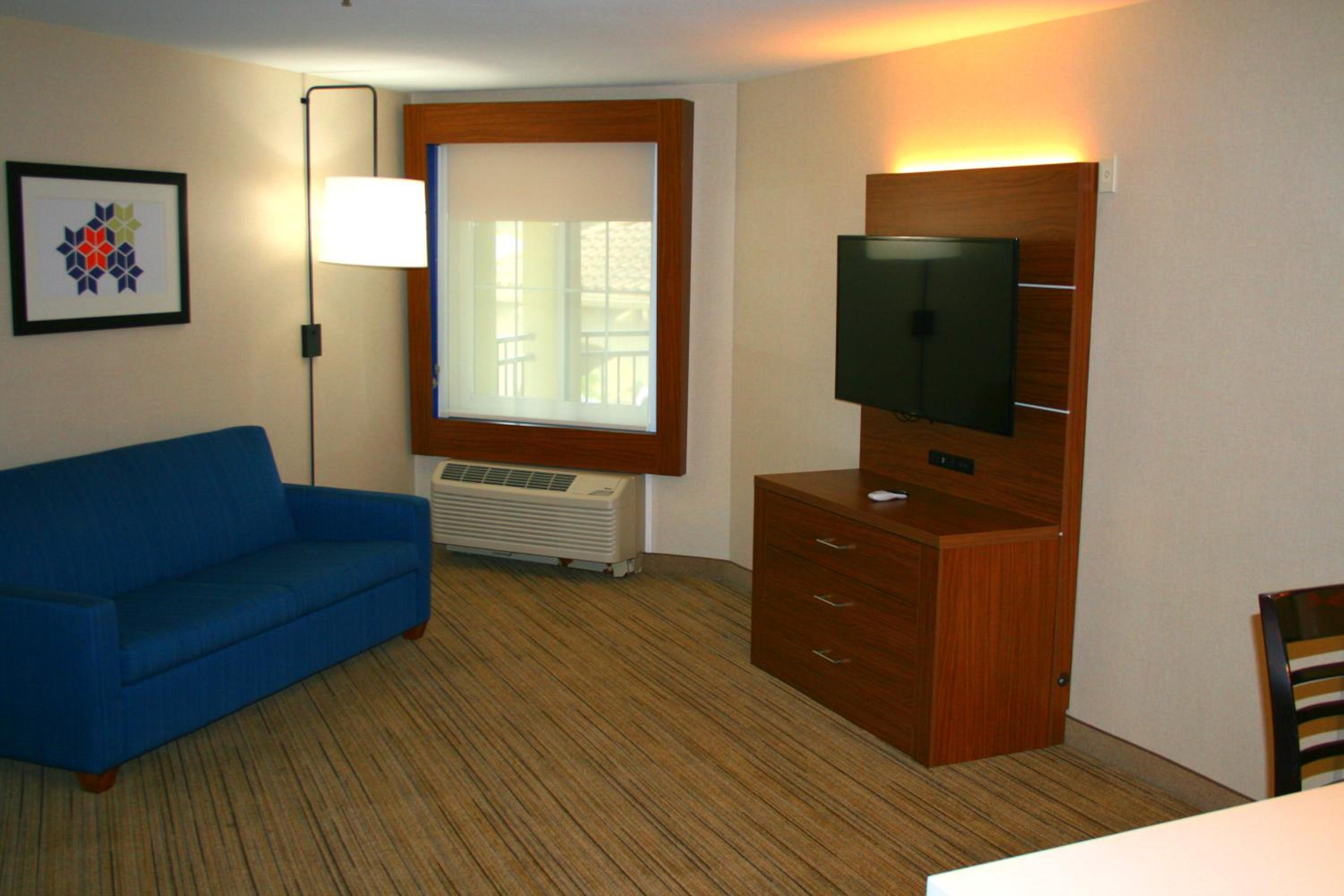 Queen Suite - Photo 3