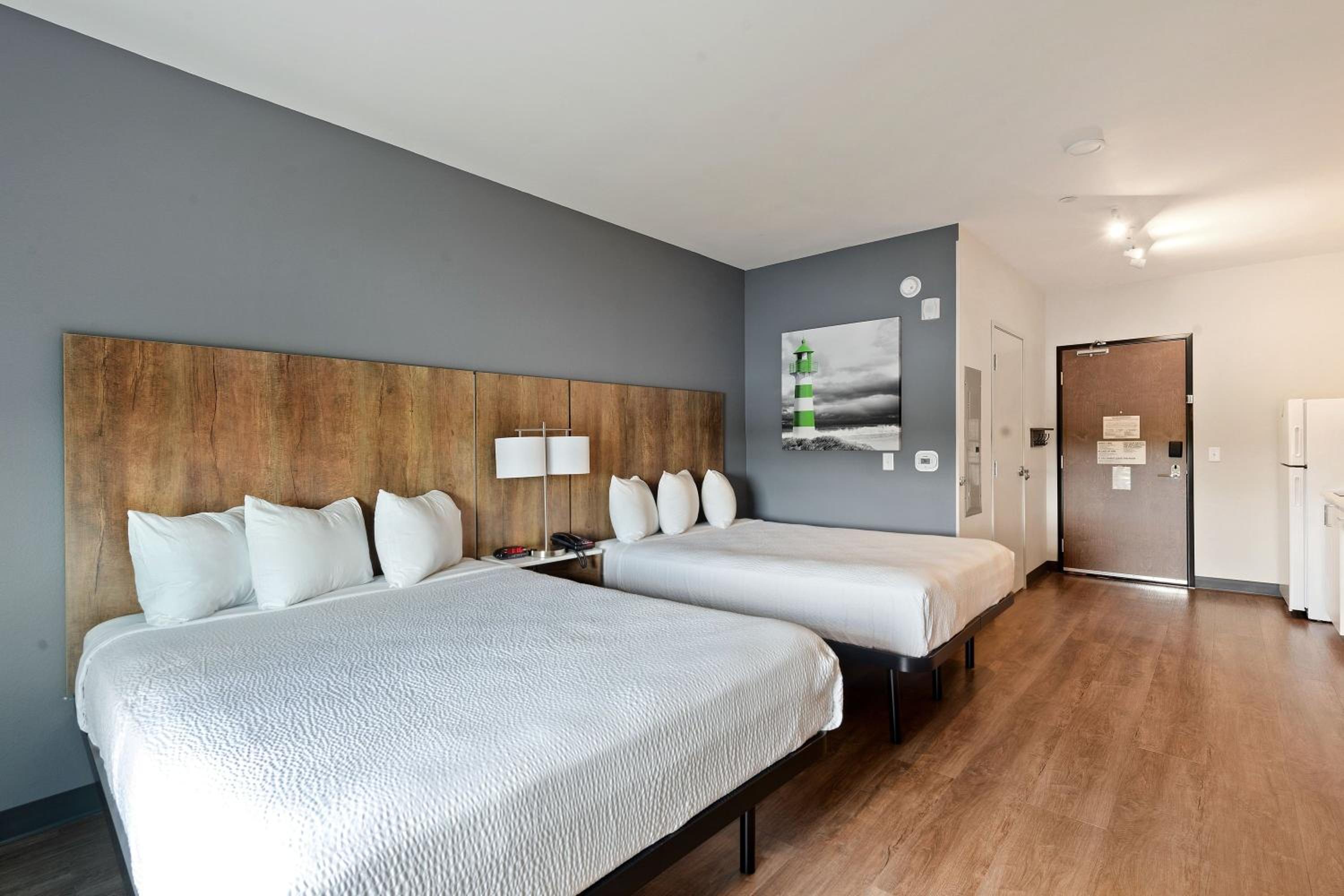 Studio with 2 Queen Beds - Non-Smoking - Photo 5
