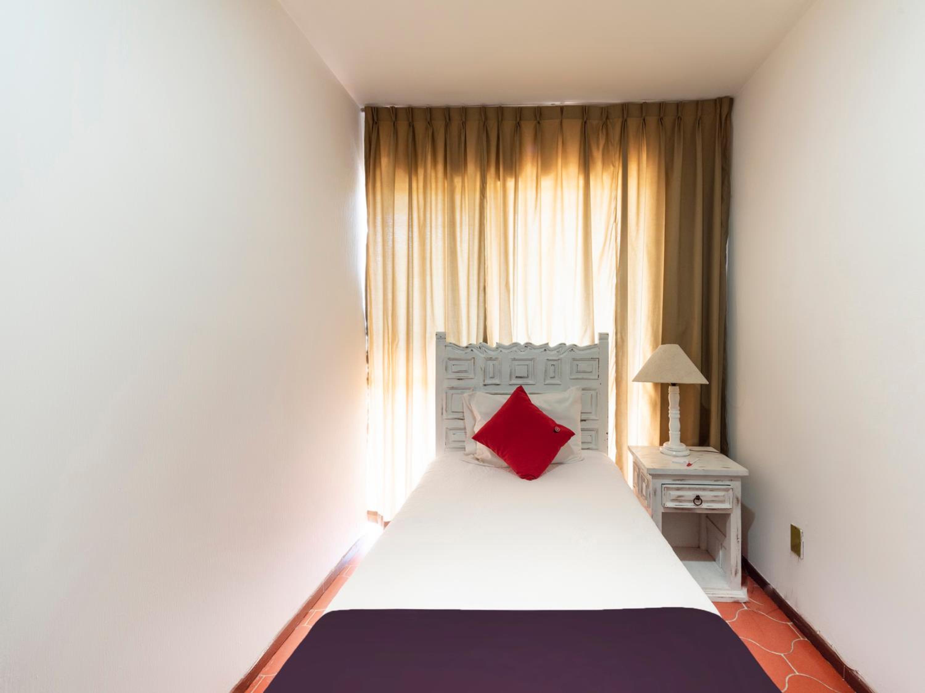 1 Bedroom Apartment - Photo 6