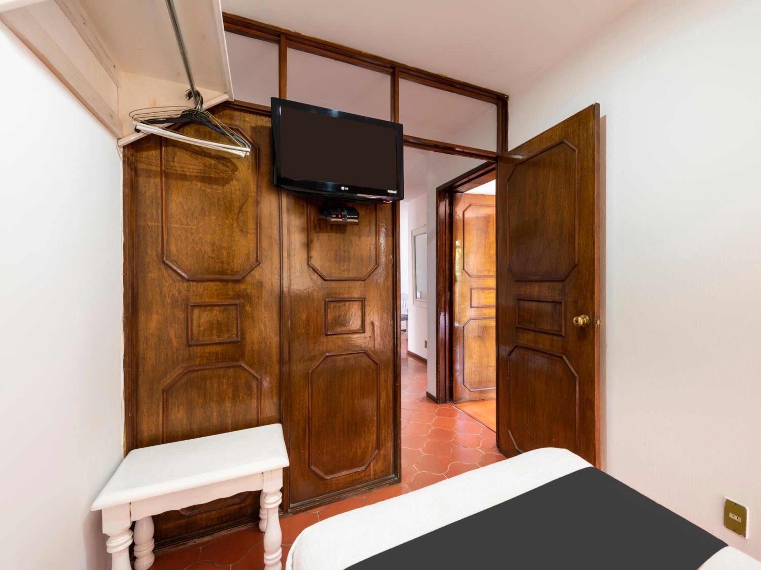 1 Bedroom Apartment - Photo 5