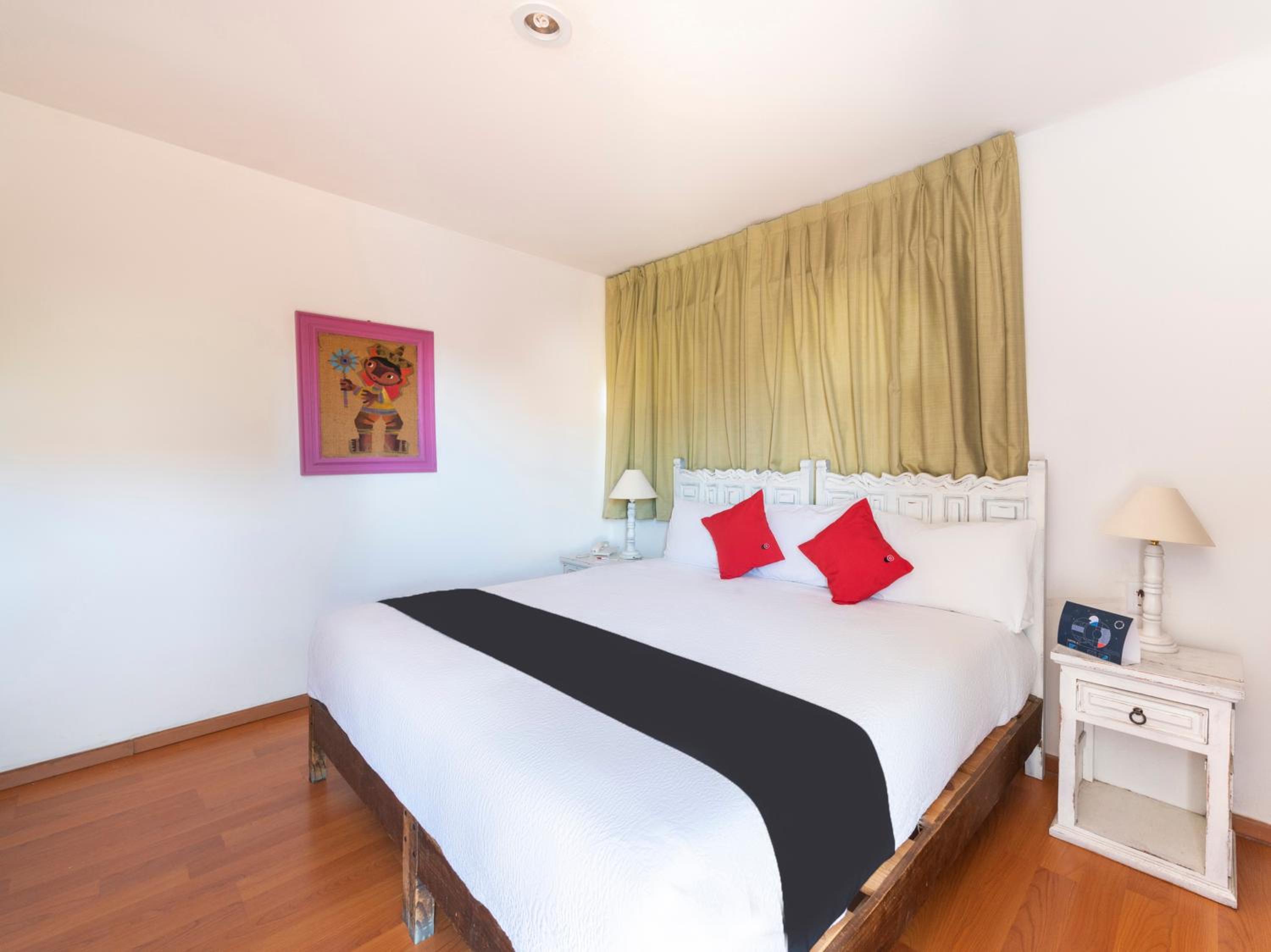 1 Bedroom Apartment - Photo 2