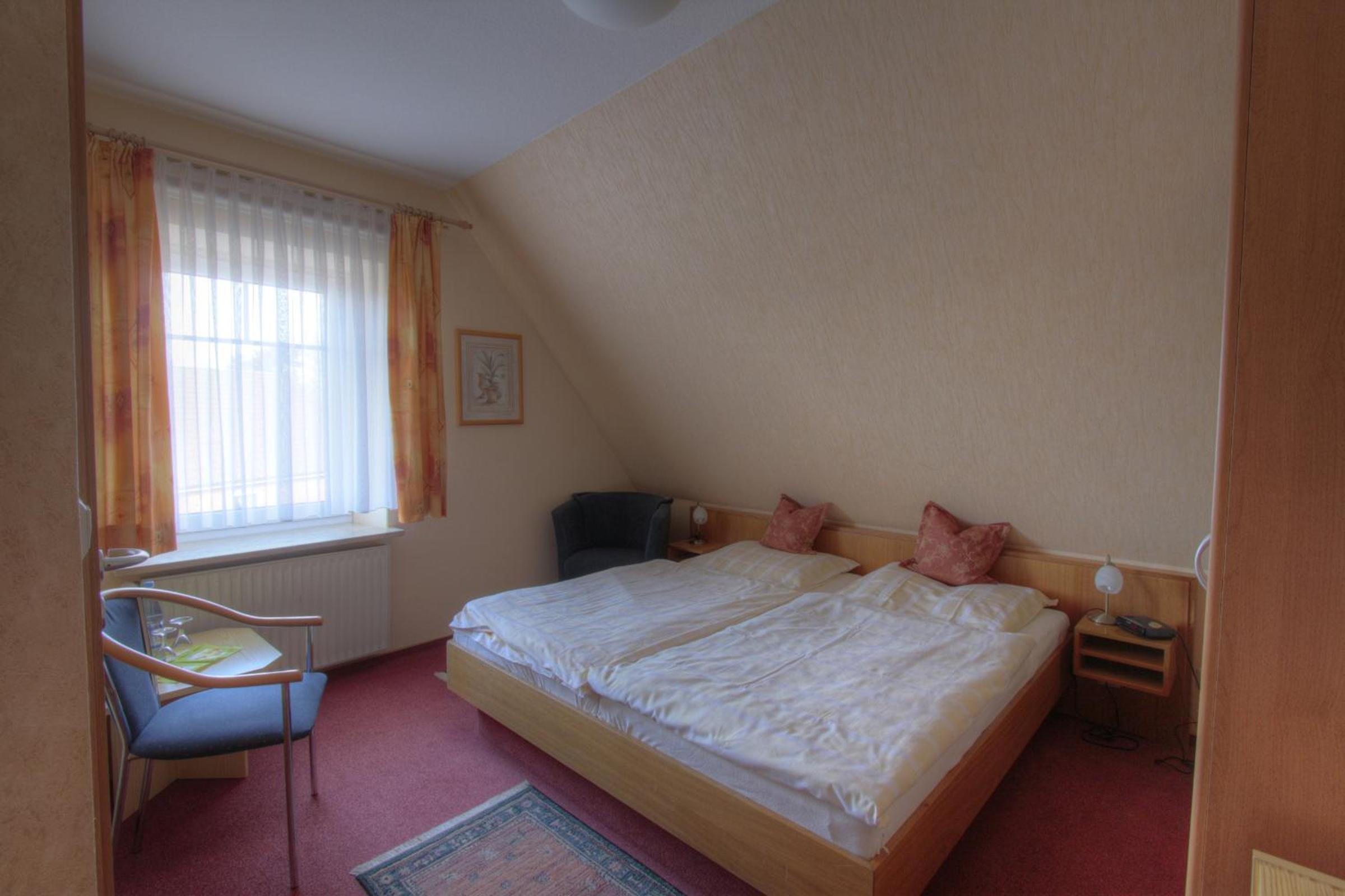 Double Room - Photo 5
