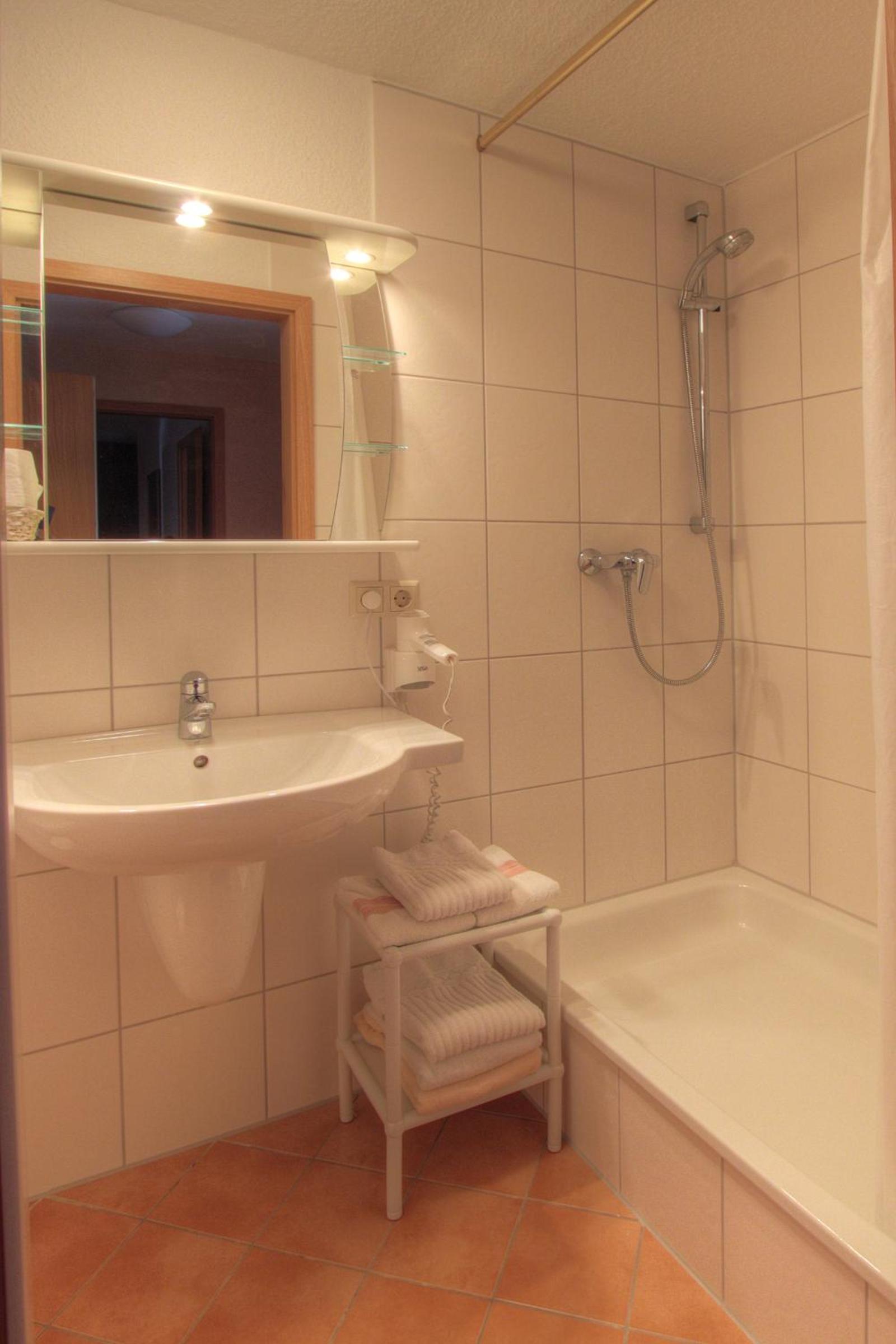 Double Room - Photo 8