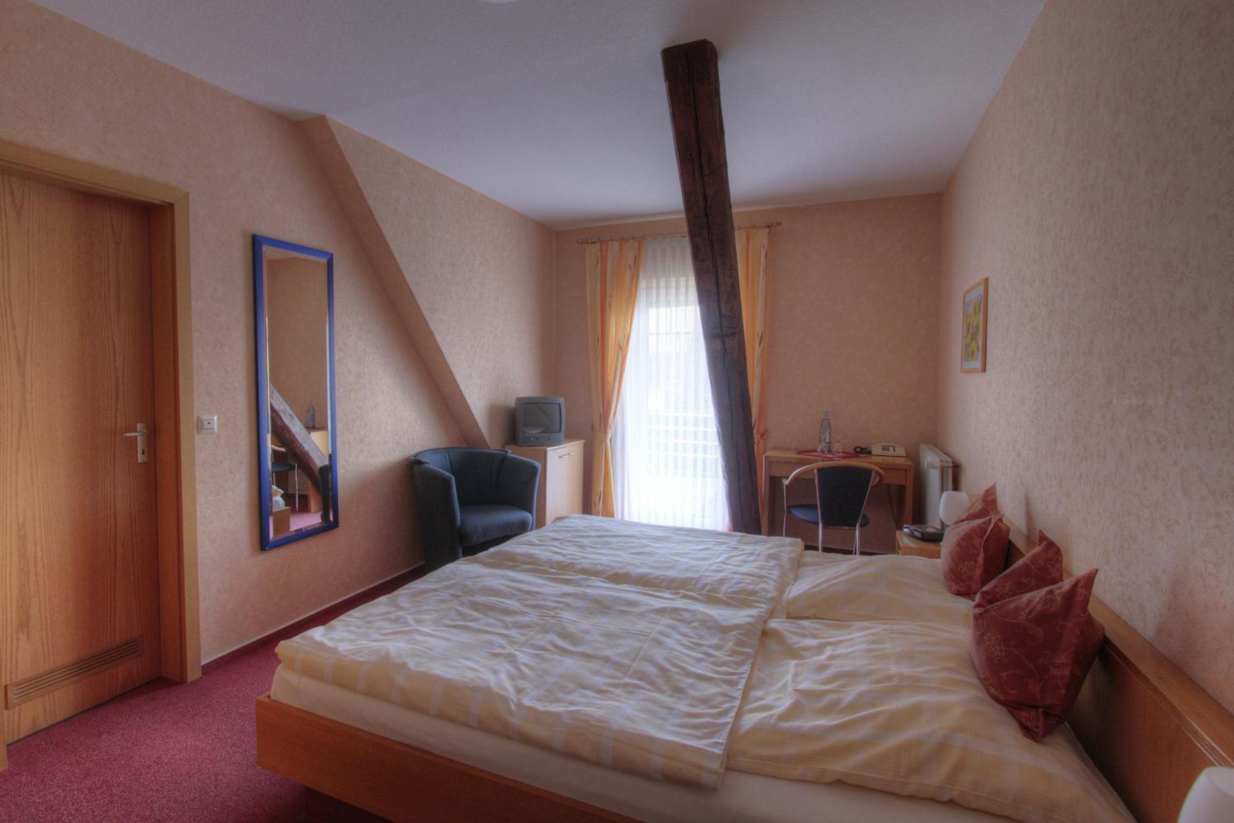 Double Room - Photo 6