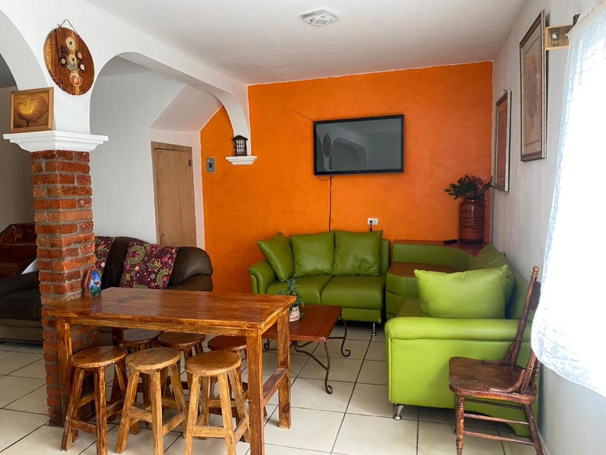 Two-Bedroom House - Photo 9