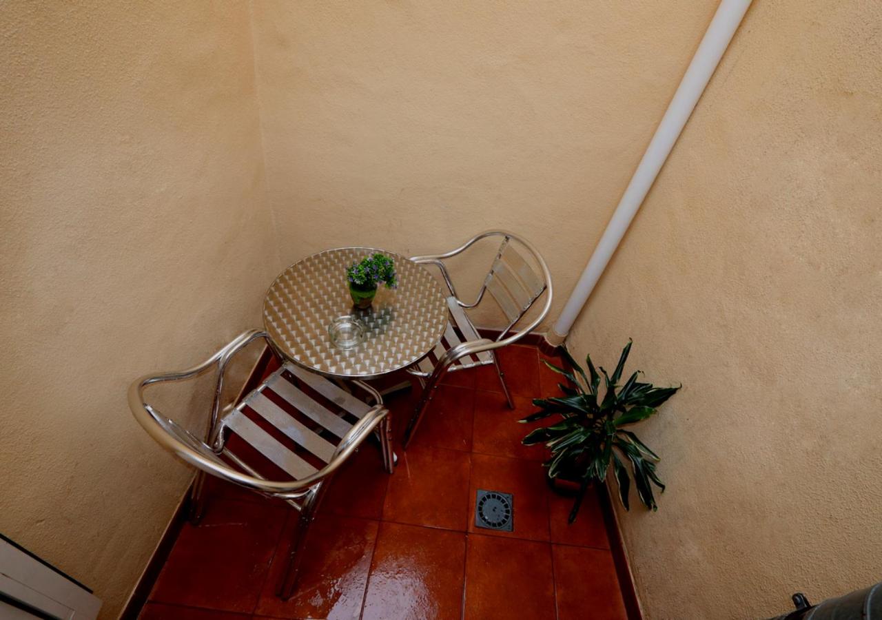 Double Room with Patio photo 3