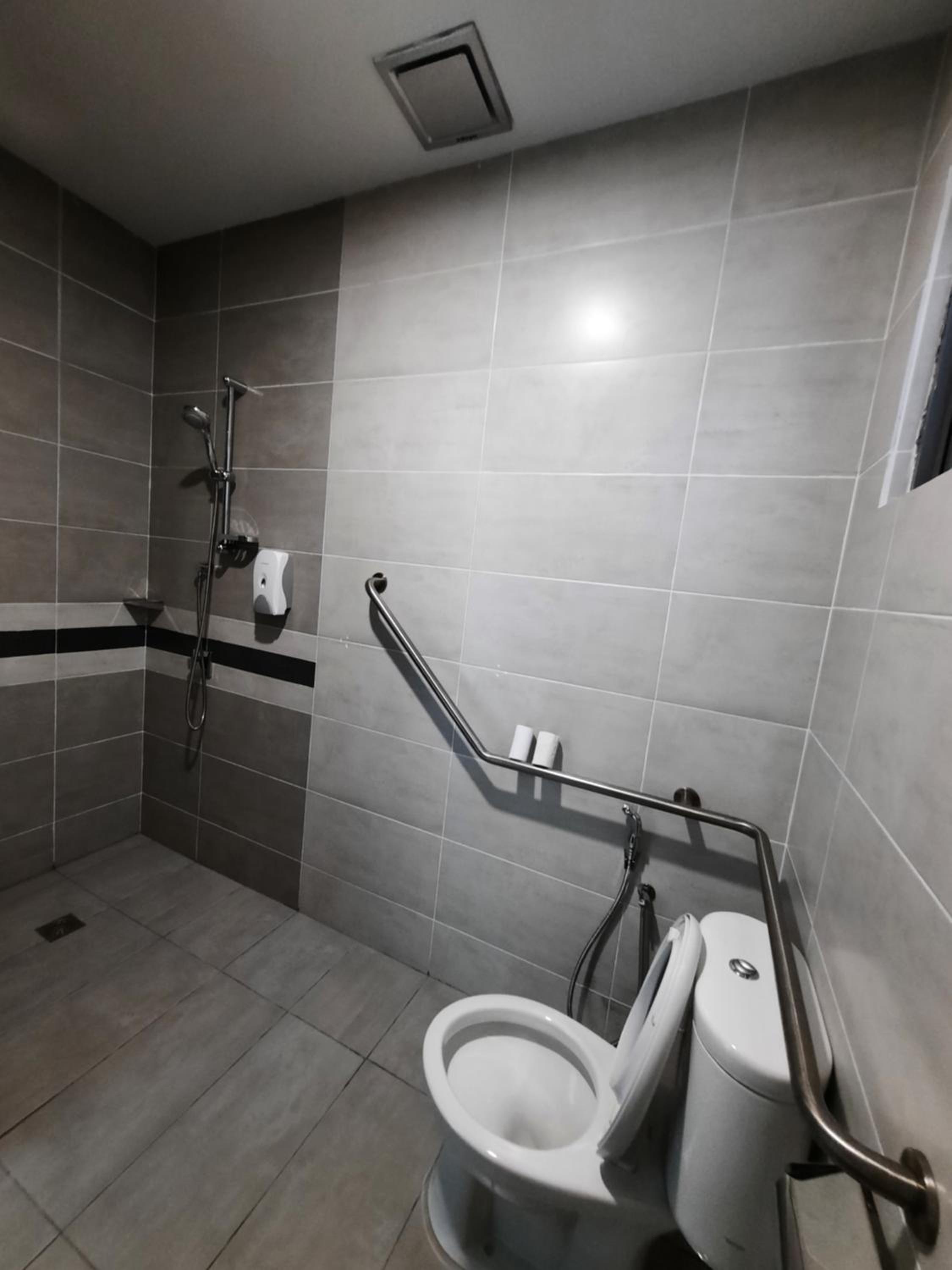 Queen Room - Disability Access photo 2