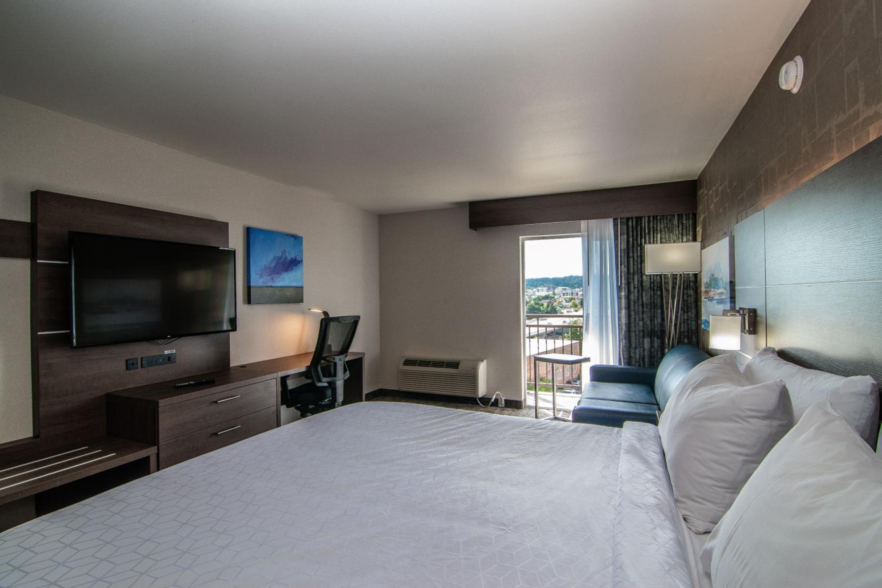 Executive King Suite - Photo 1