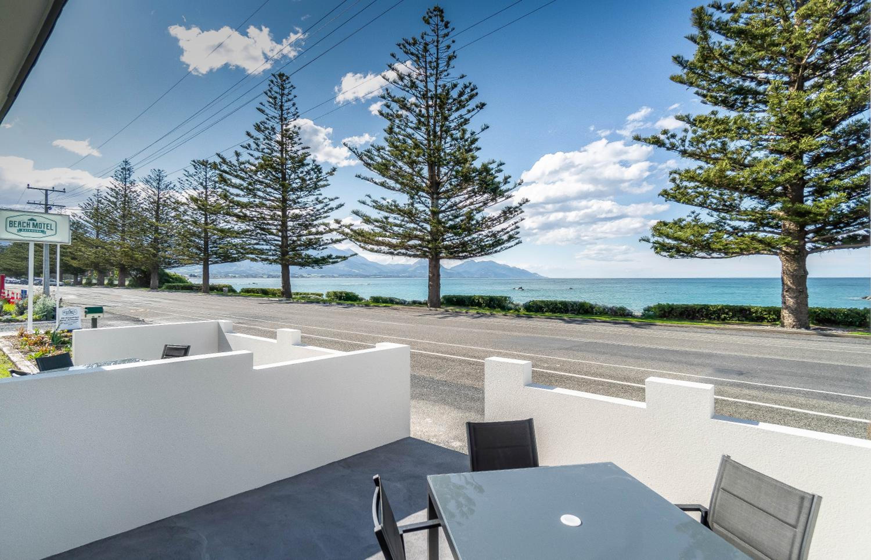 Apartment with Sea View - Photo 3
