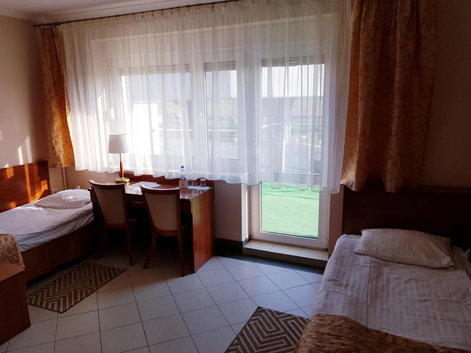 Standard Twin Room photo 3