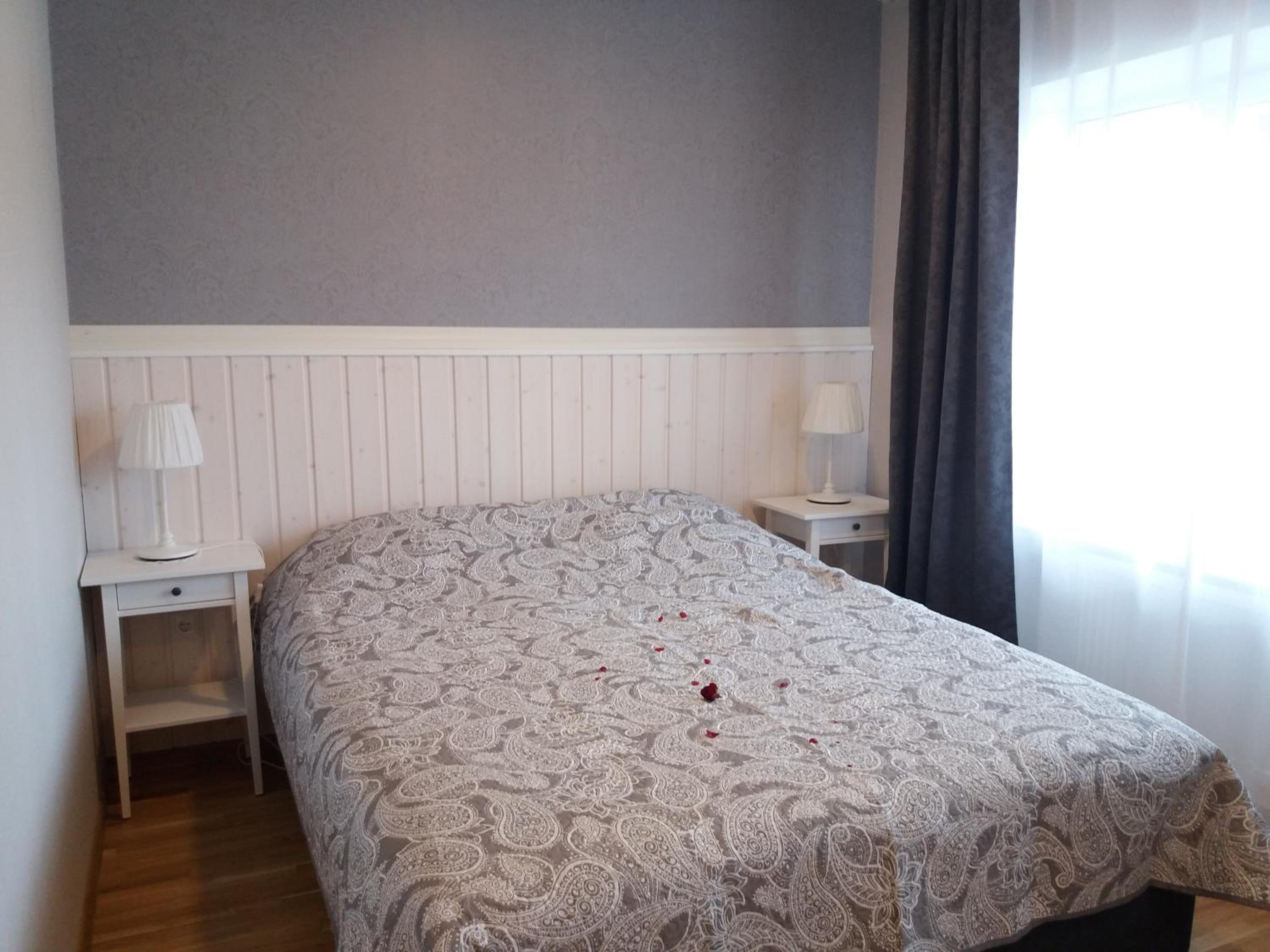 Double or Twin Room with Private Bathroom - Photo 3