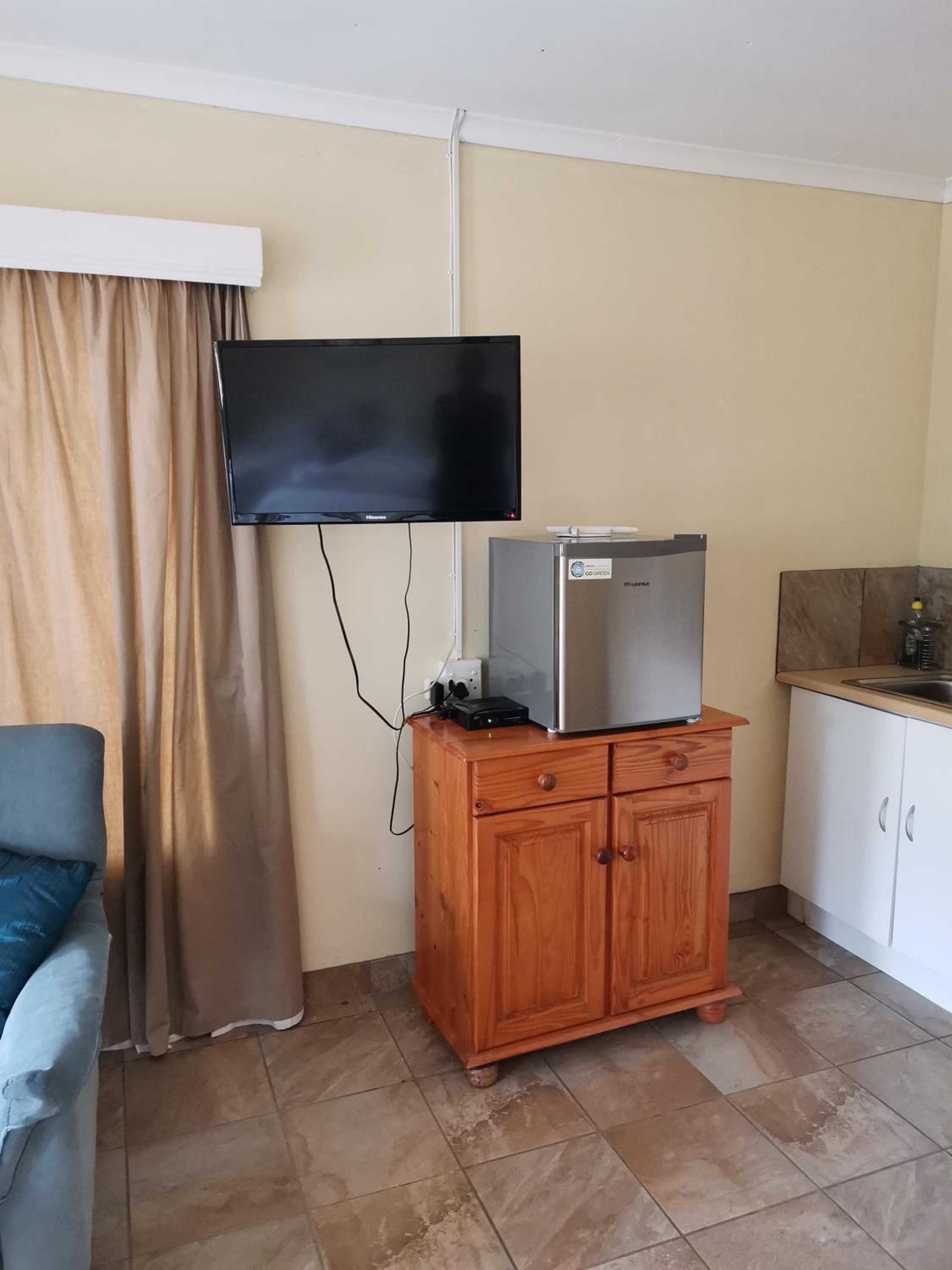 Double or Twin Room with Private Bathroom photo 1