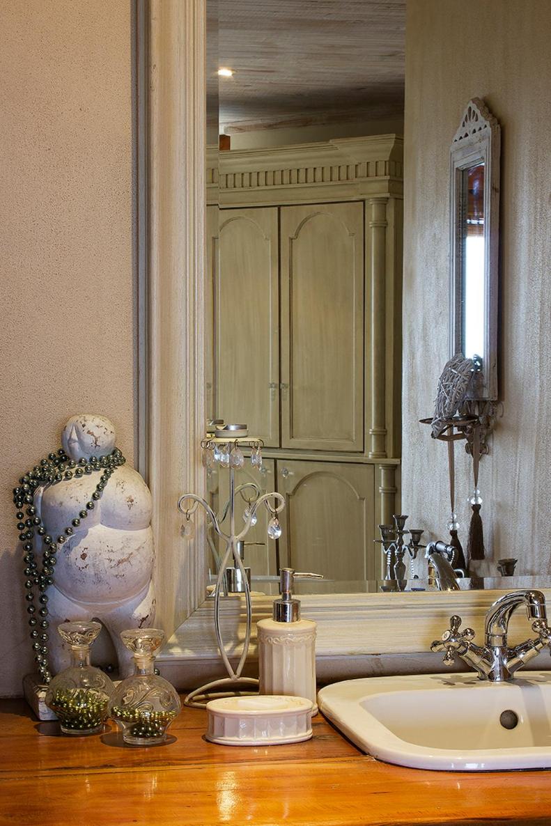 Honeymoon Suite - Photo 4
