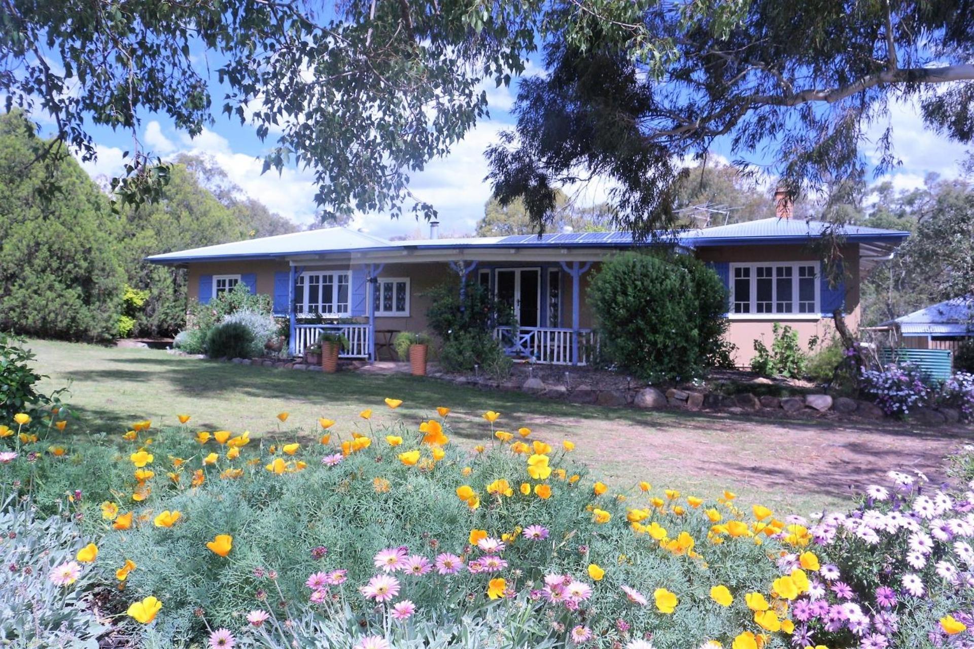 Five-Bedroom House photo 2