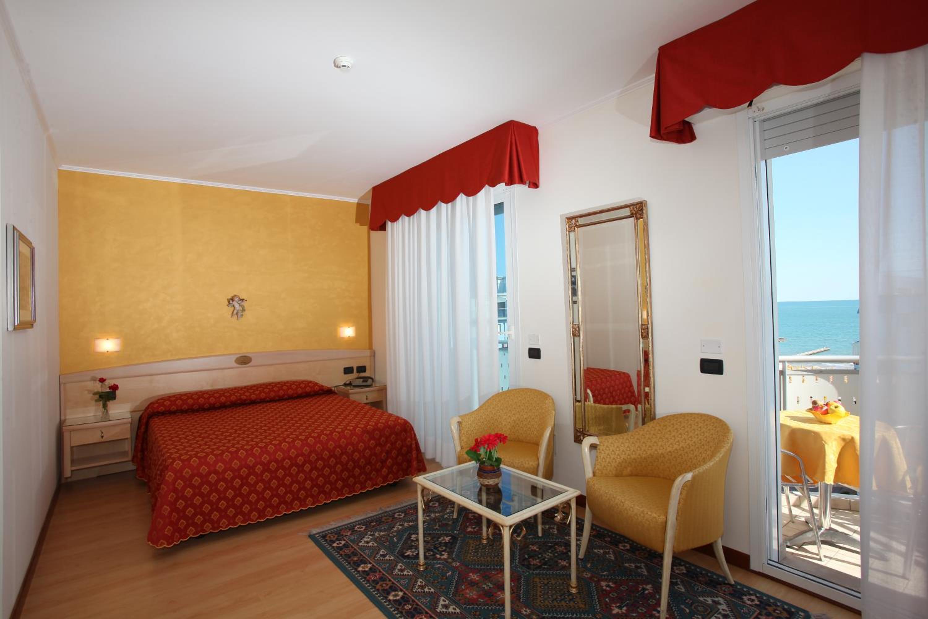 Junior Suite with Sea View photo 2