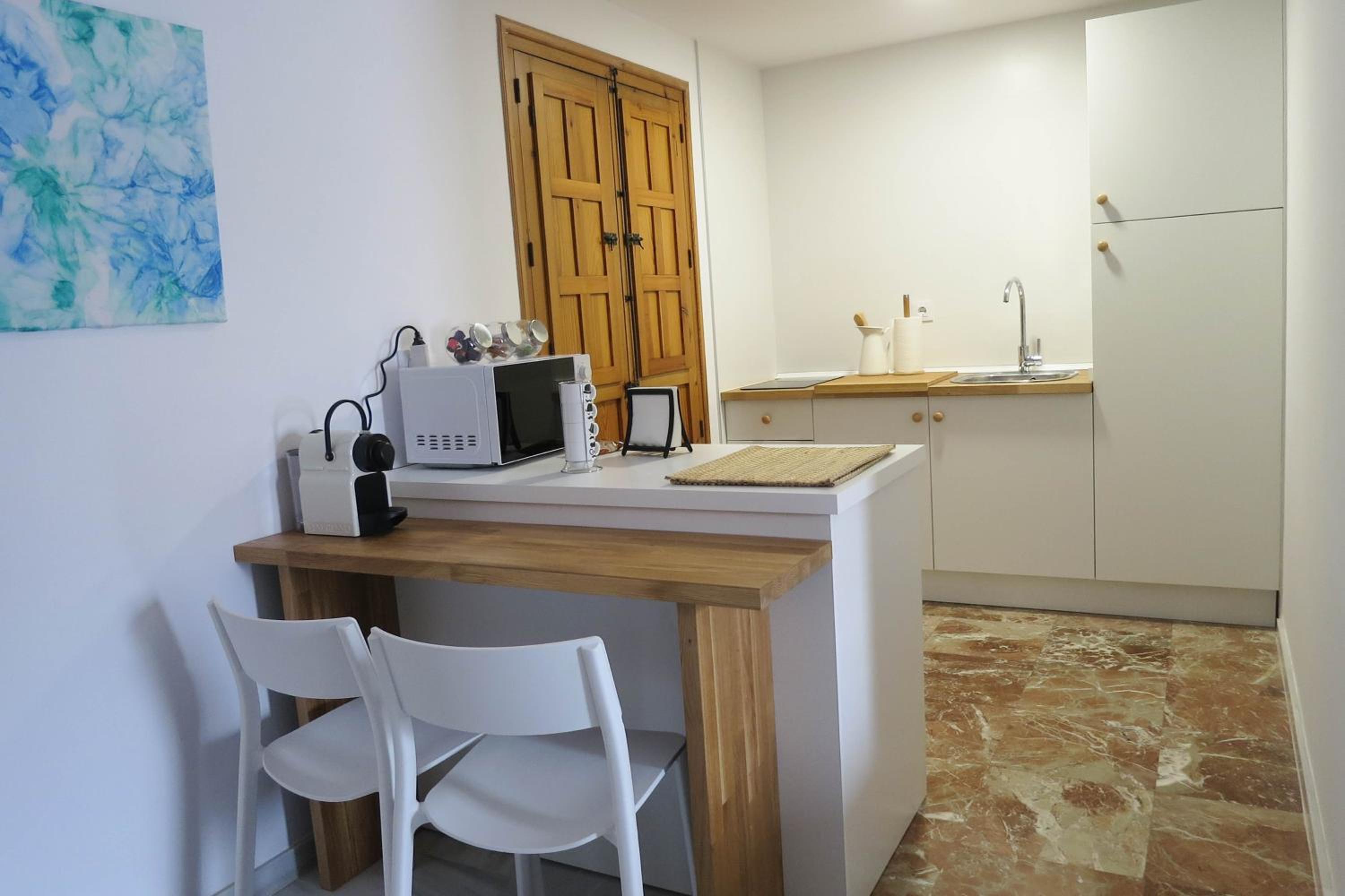 One-Bedroom Apartment - Photo 5