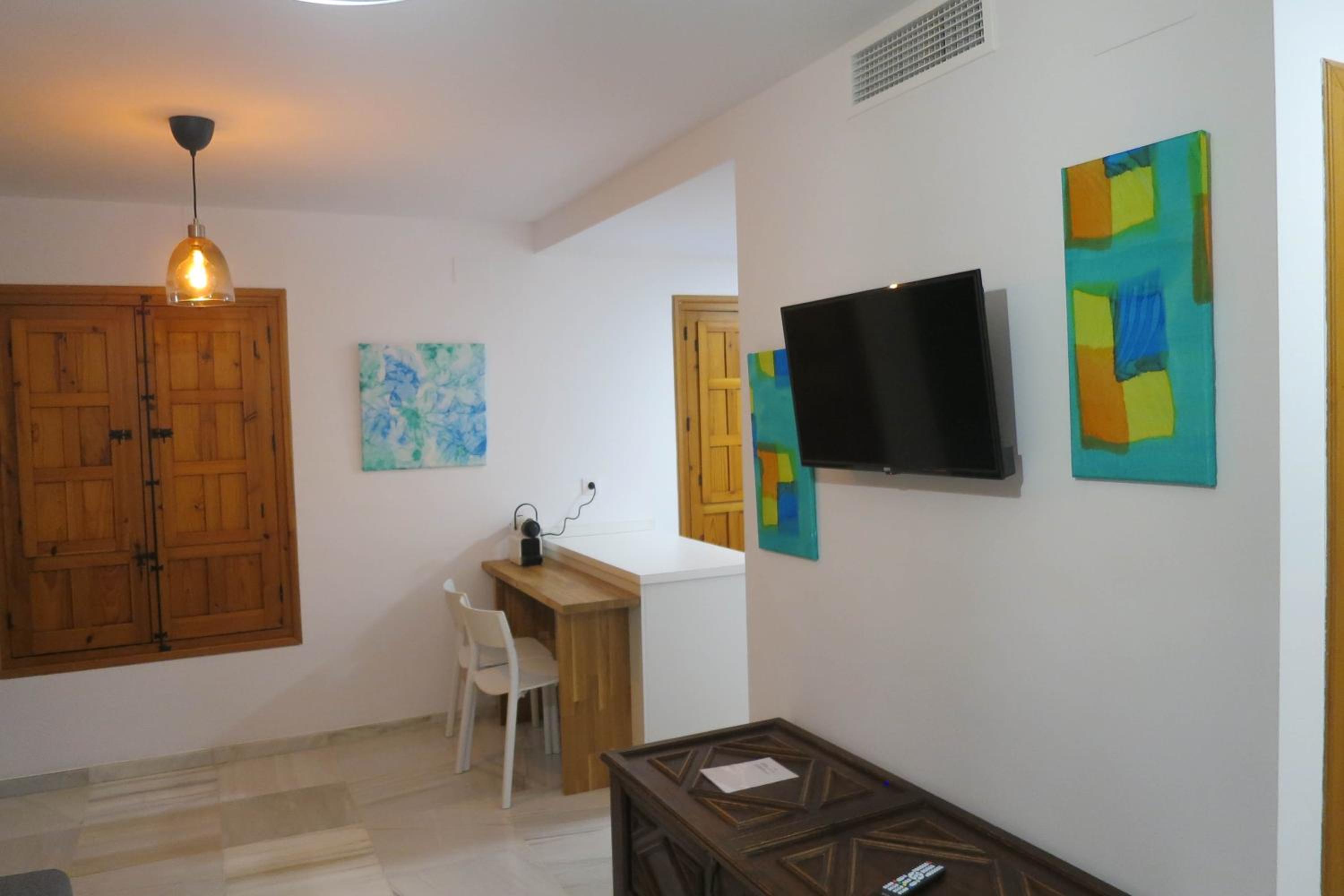 One-Bedroom Apartment - Photo 1