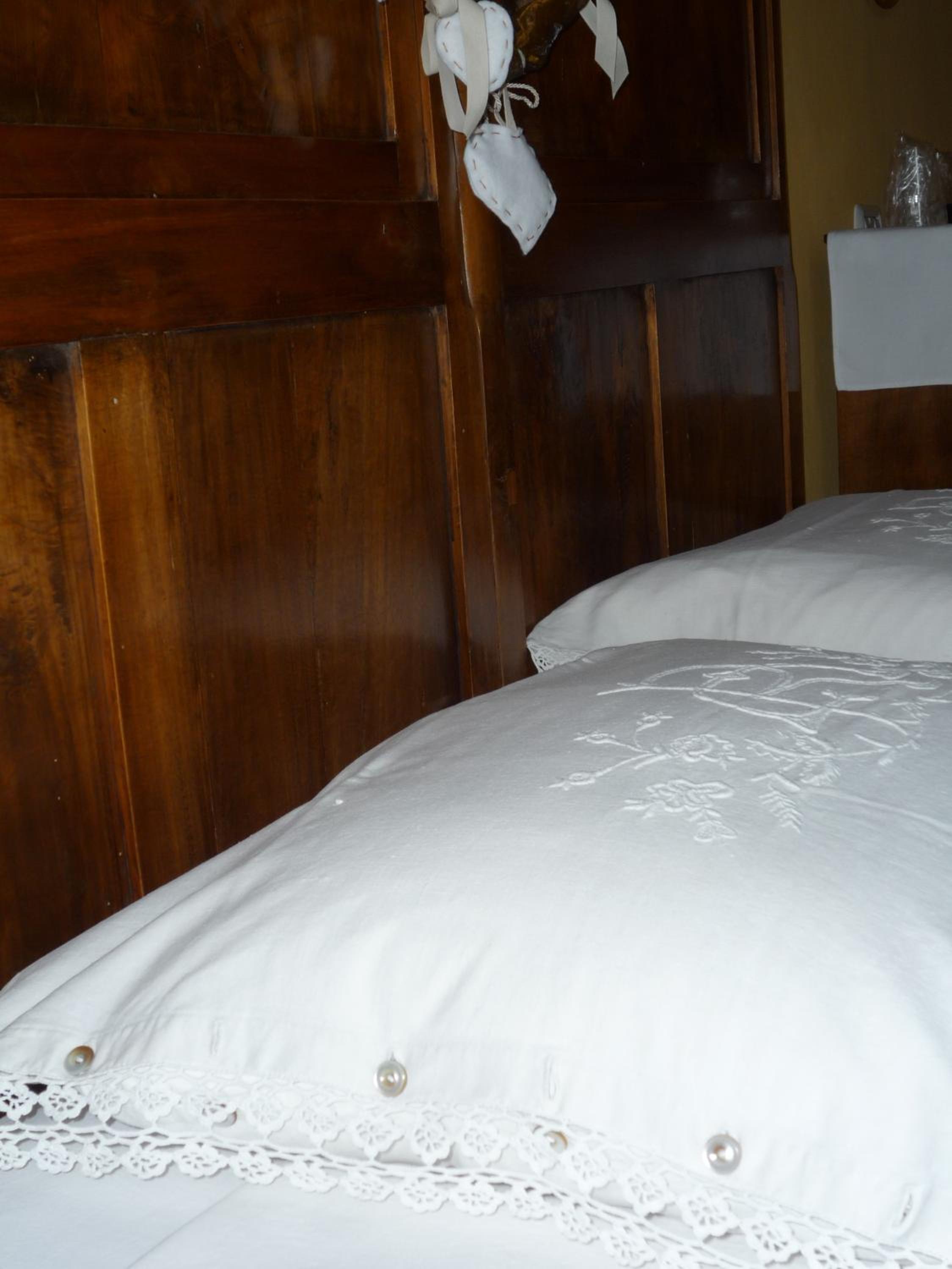 Standard Double or Twin Room with Private External Bathroom photo 2