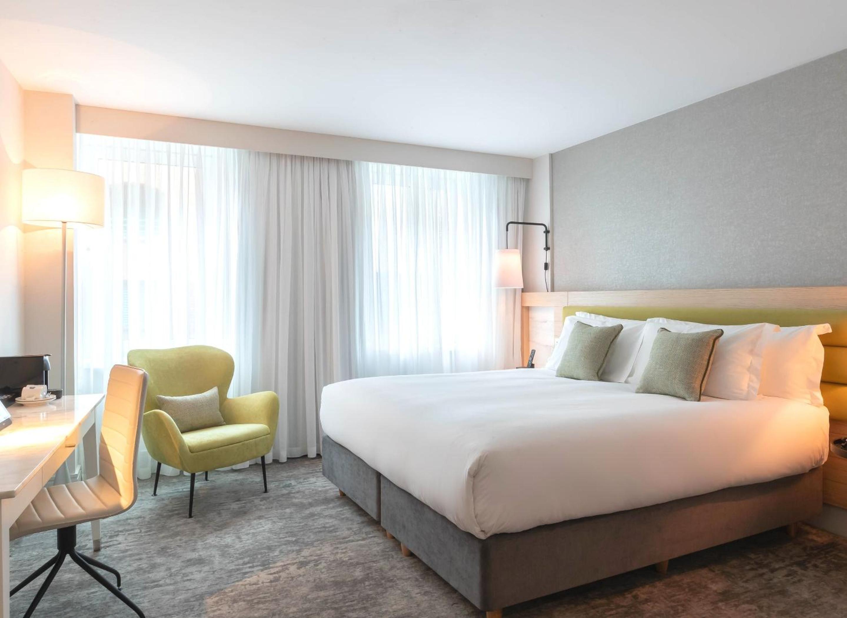 Superior King Room
