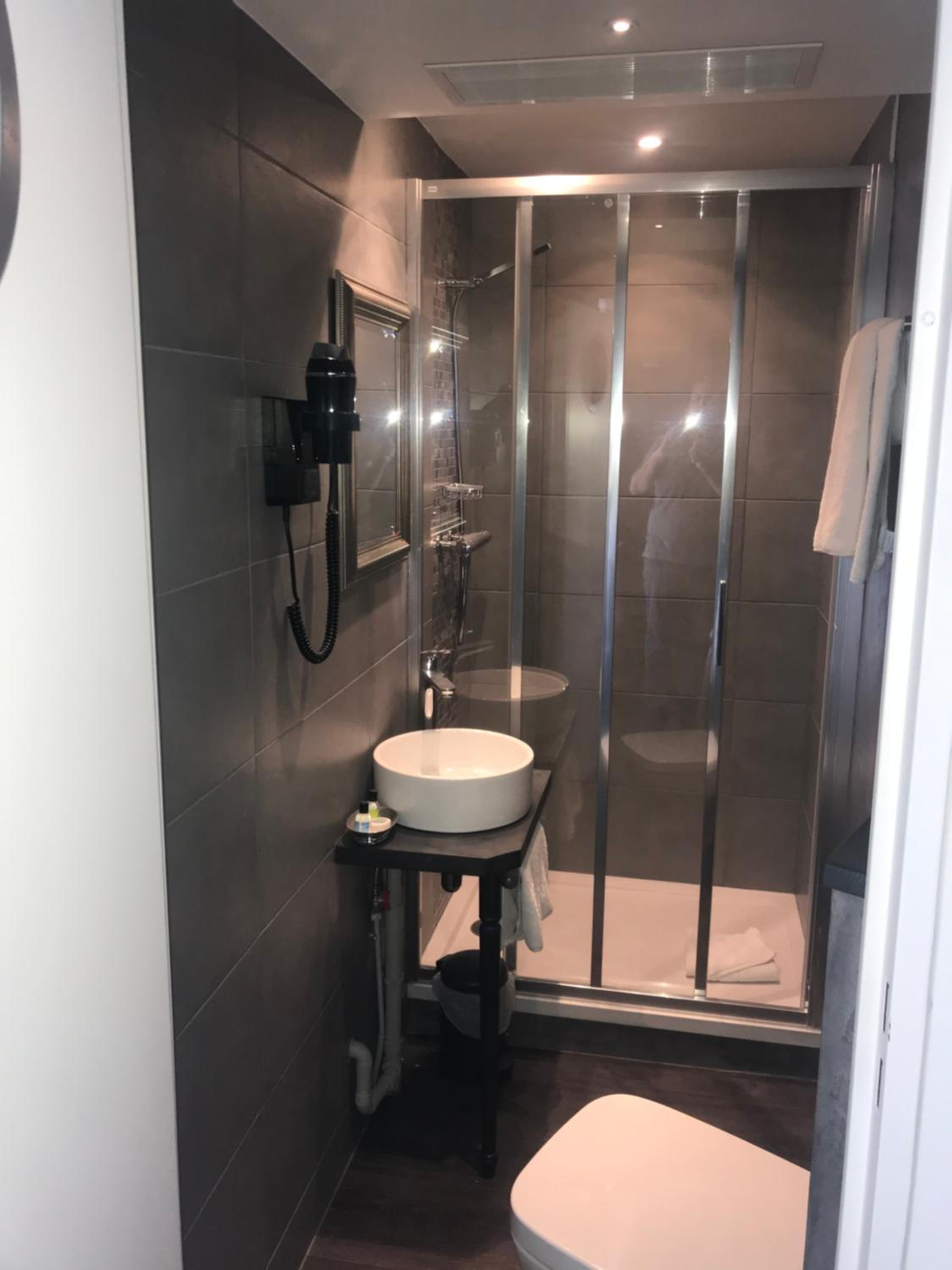 Single Room photo 2
