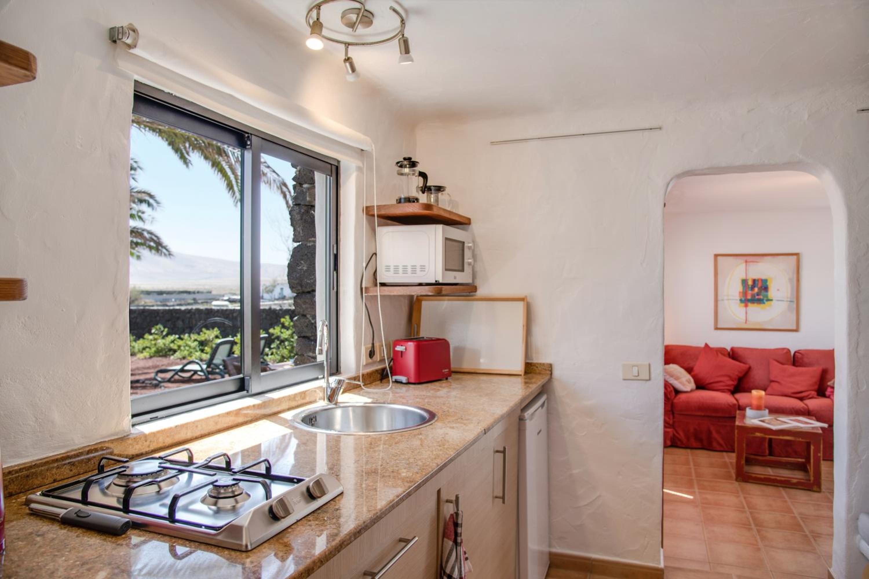 One-Bedroom House - Photo 9