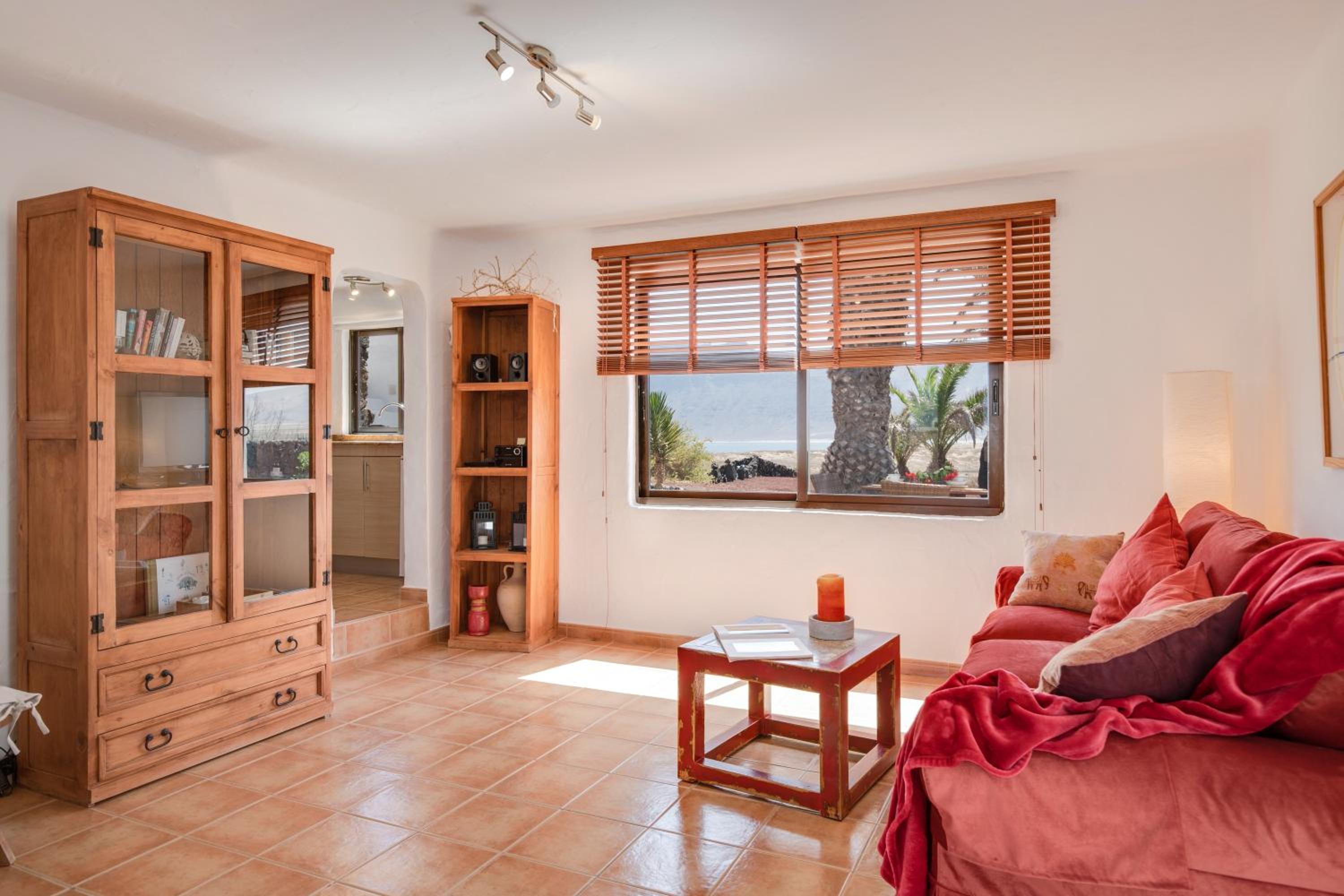 One-Bedroom House - Photo 8
