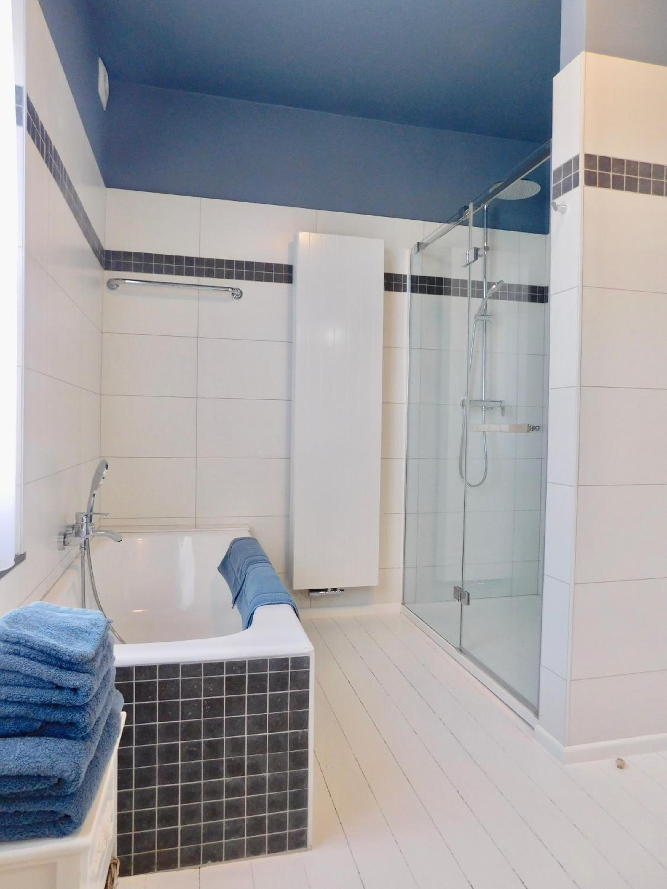 Deluxe Double Room With Bath photo 2