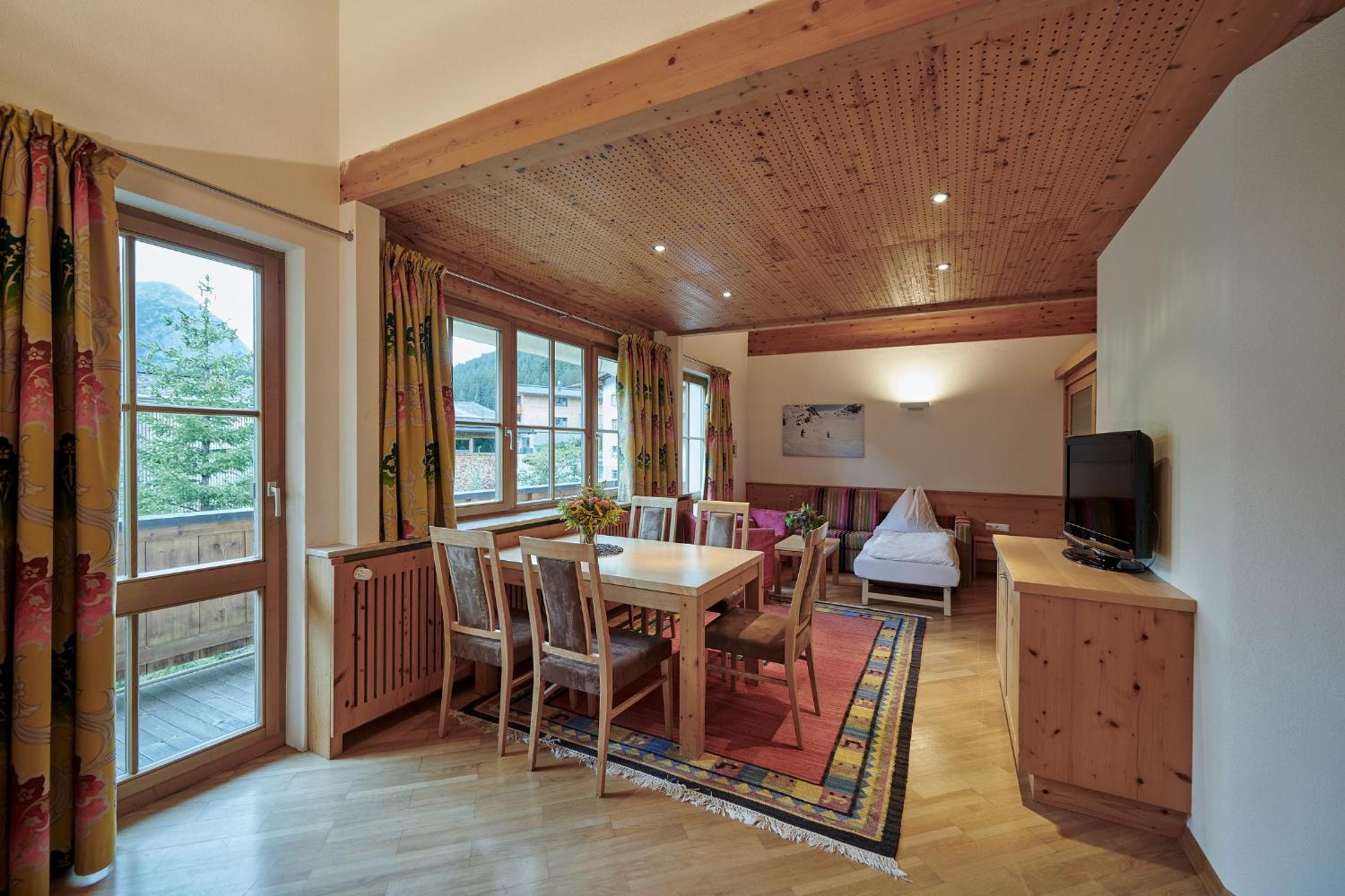 Big One-Bedroom Apartment with 2 Sofa Beds