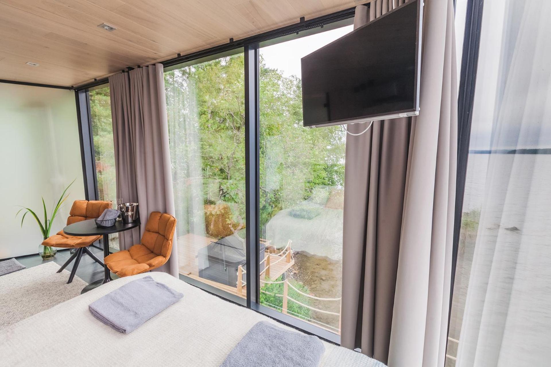 Premium Suite over the lake