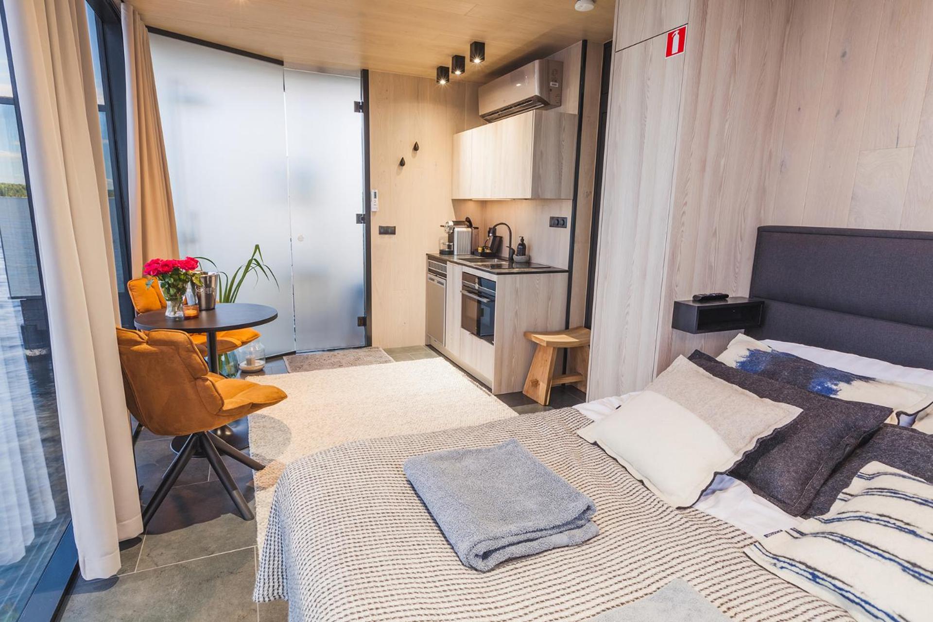 Suite over the lake