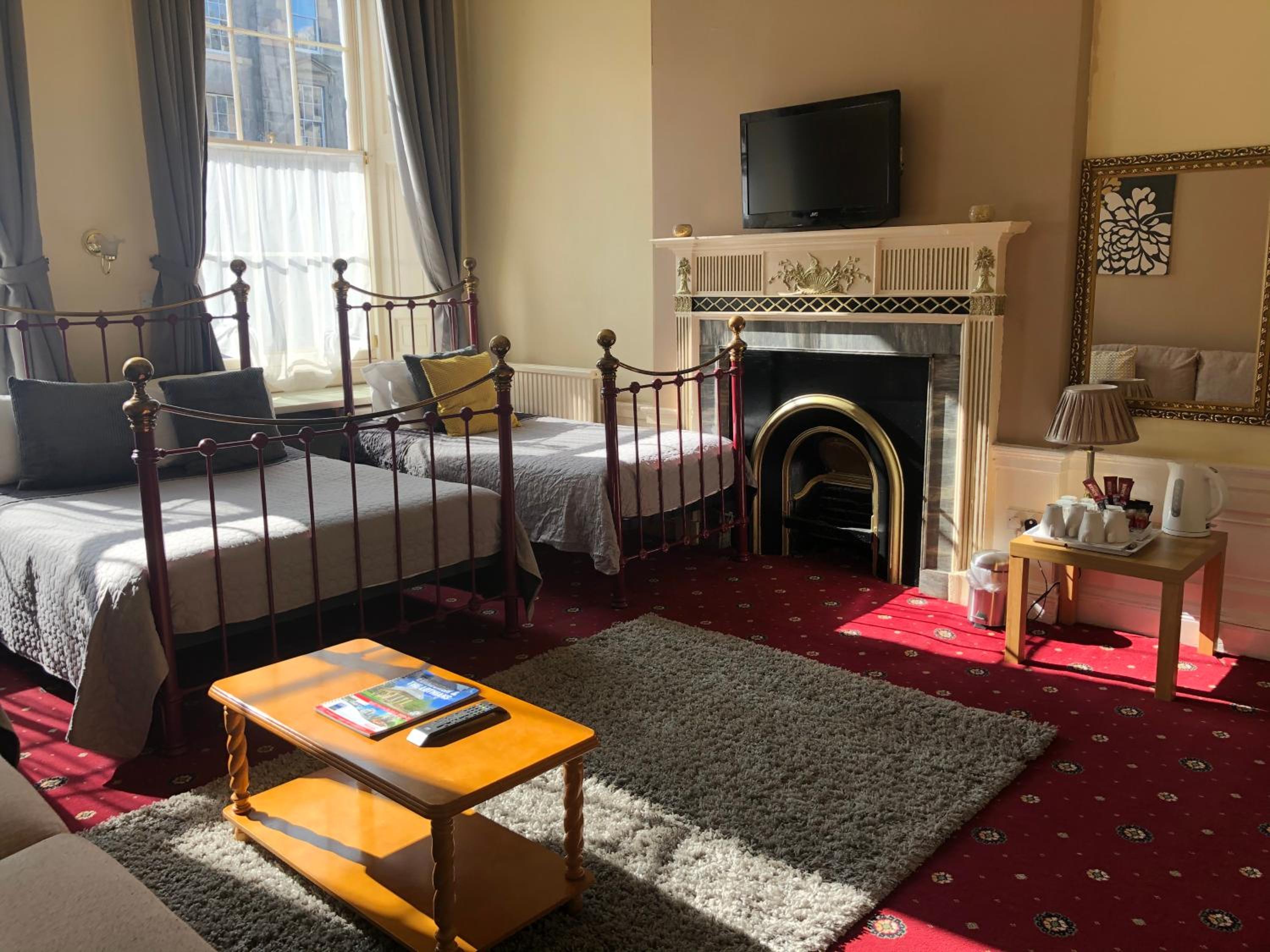 Quadruple Room - Photo 1