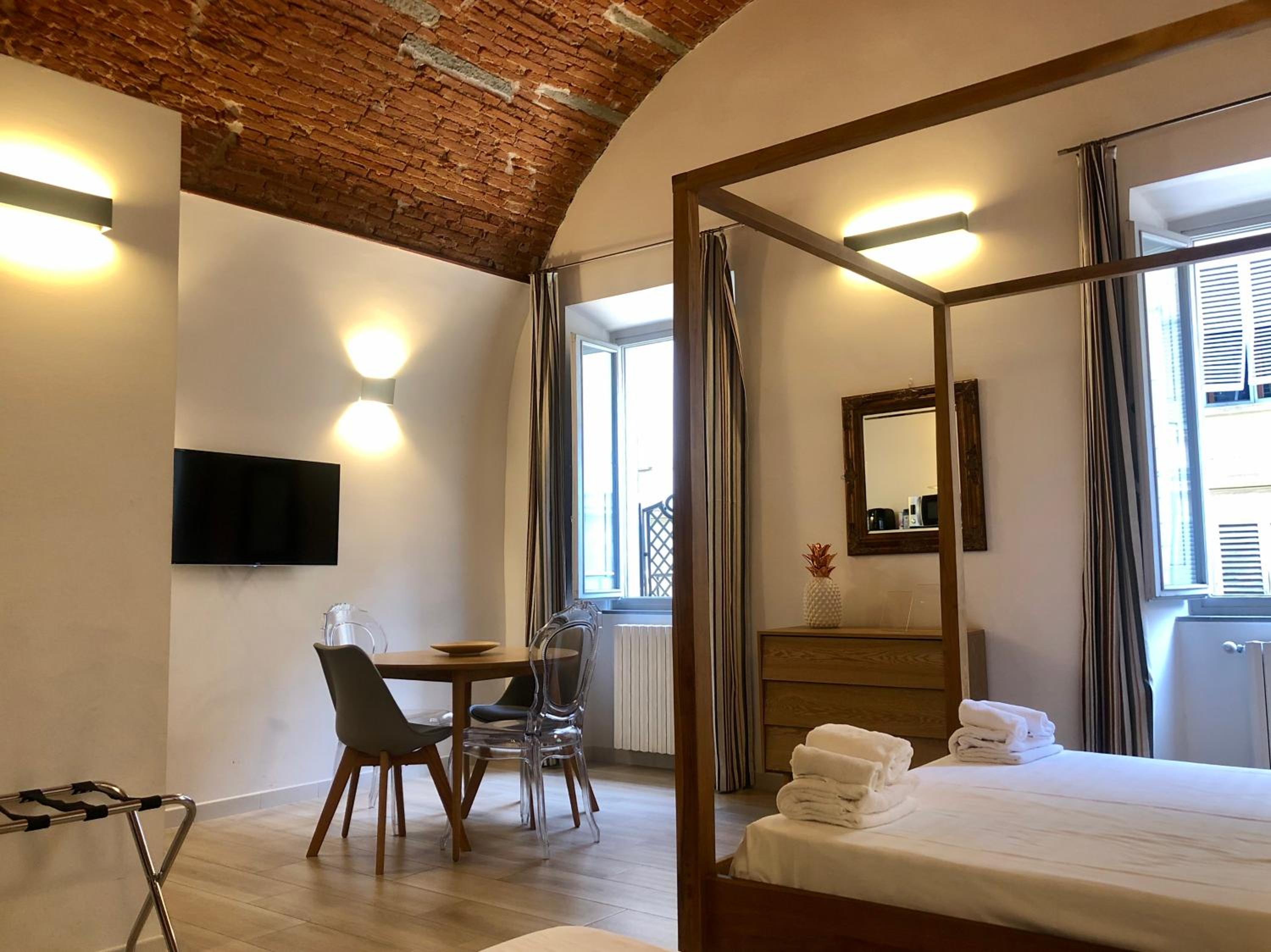 Deluxe Double Room (2 Adults + 1 Child)