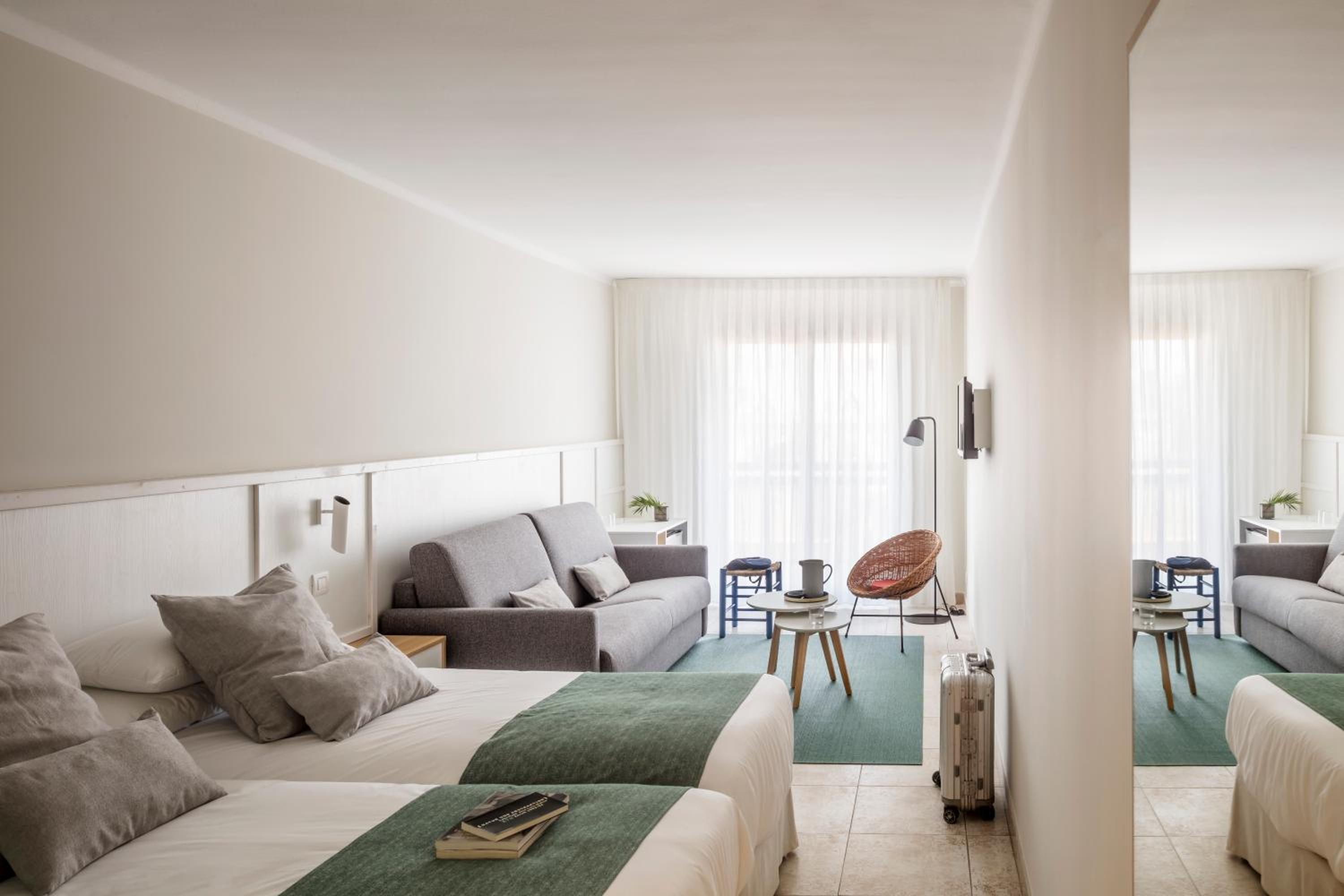 Design Quadruple Room (4 Adults) - Photo 5