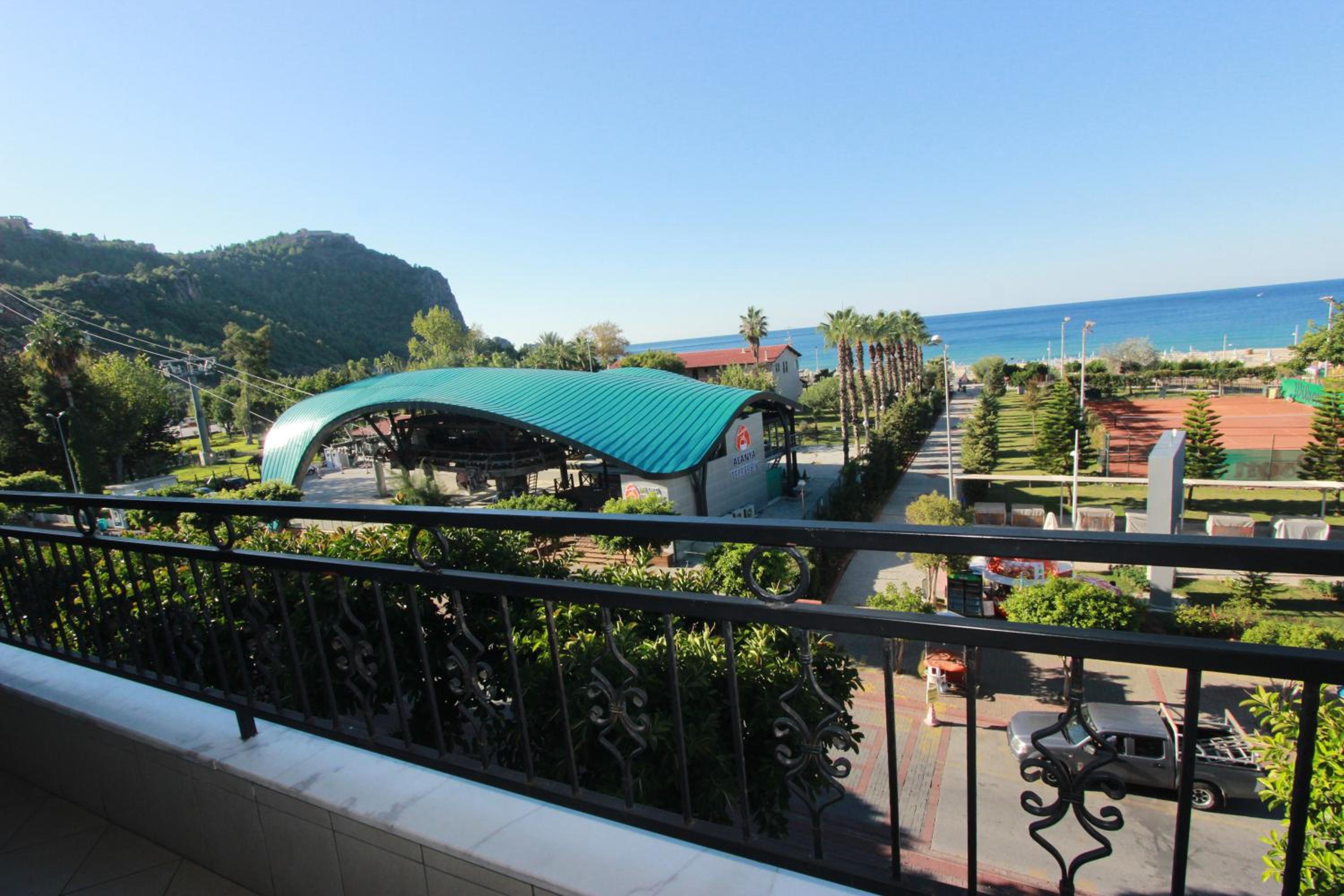 Apartment with Sea View - Photo 10