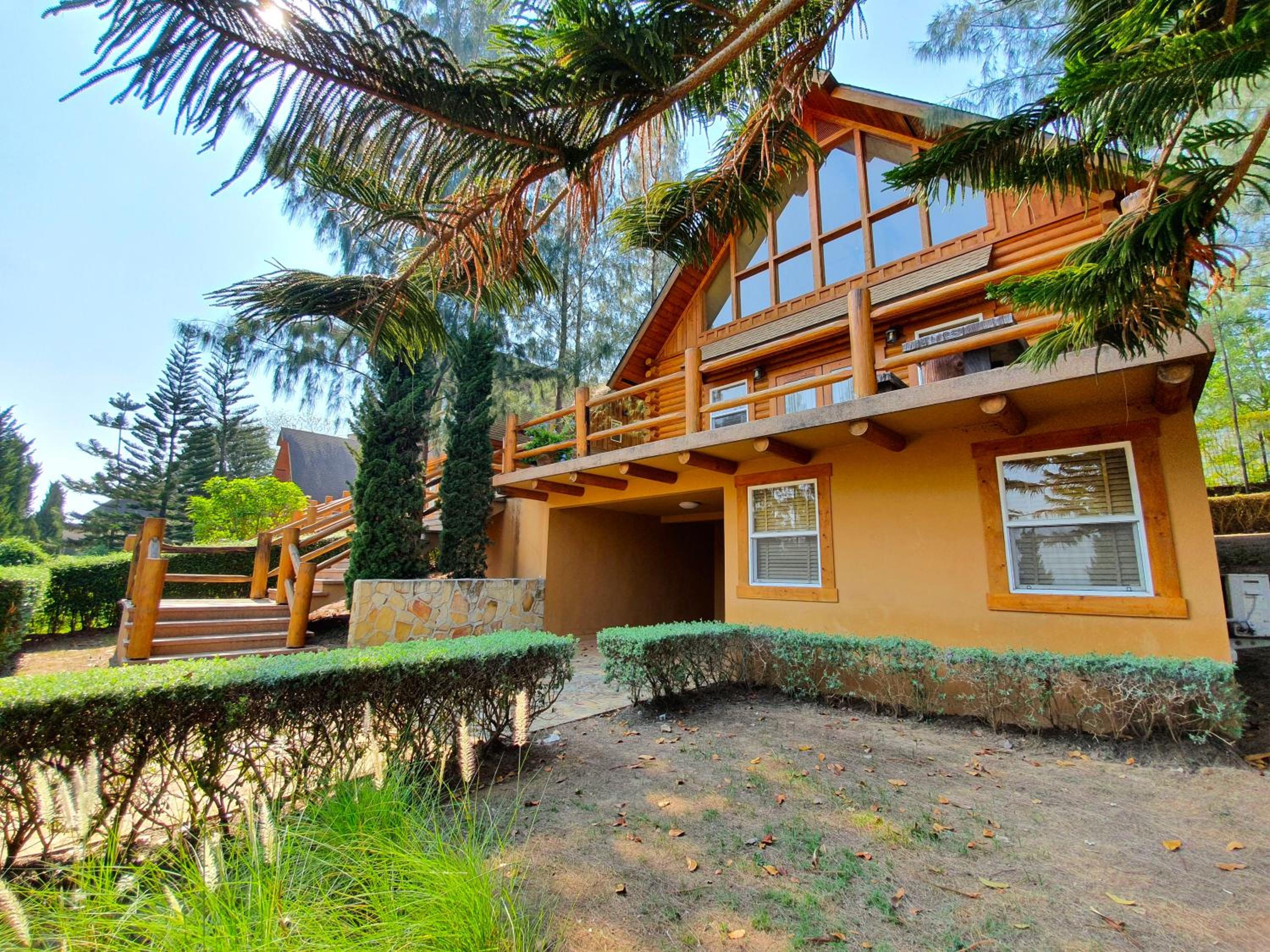 Four-Bedroom House - Photo 33