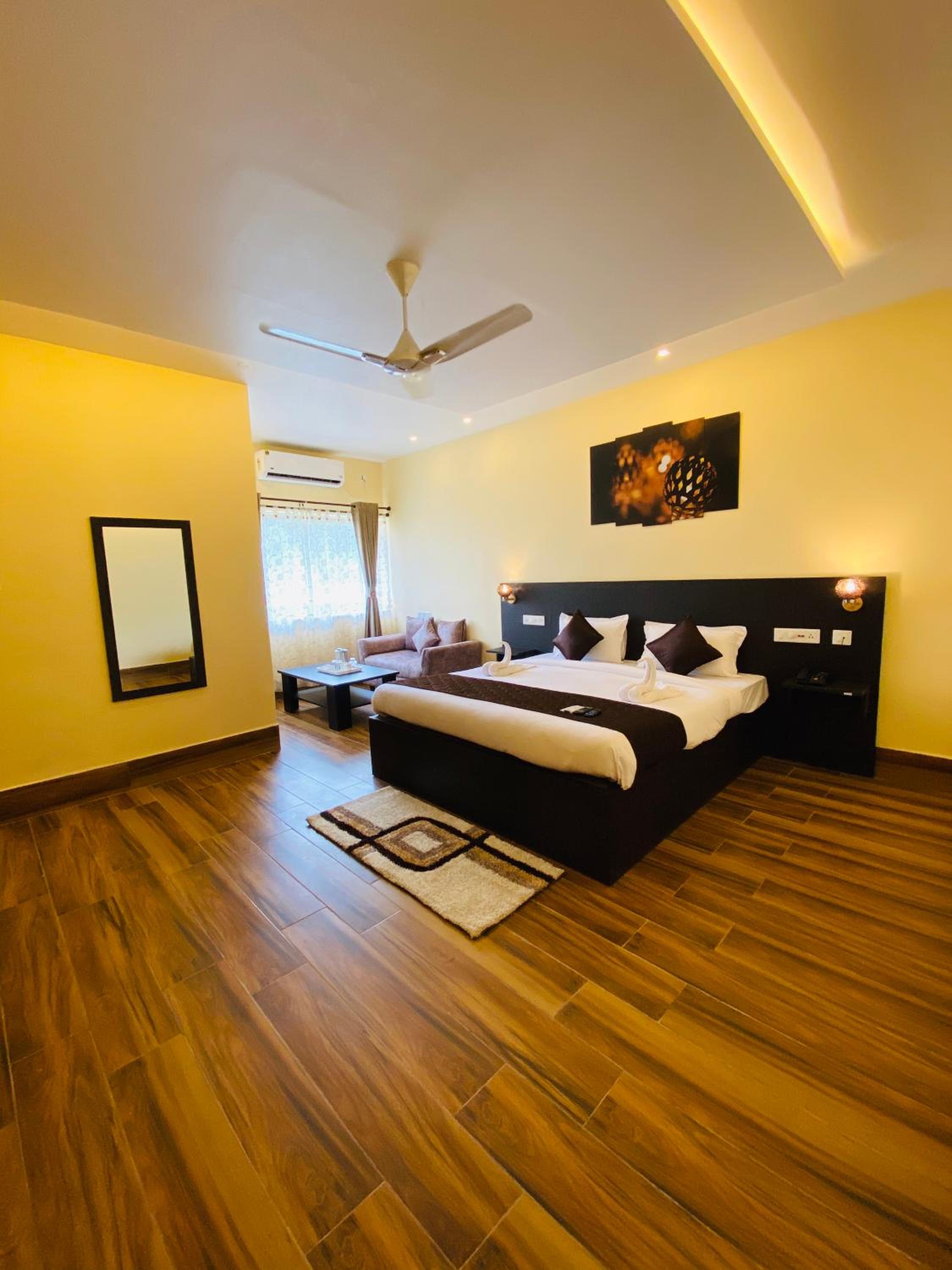 King Room with Pool View photo 2