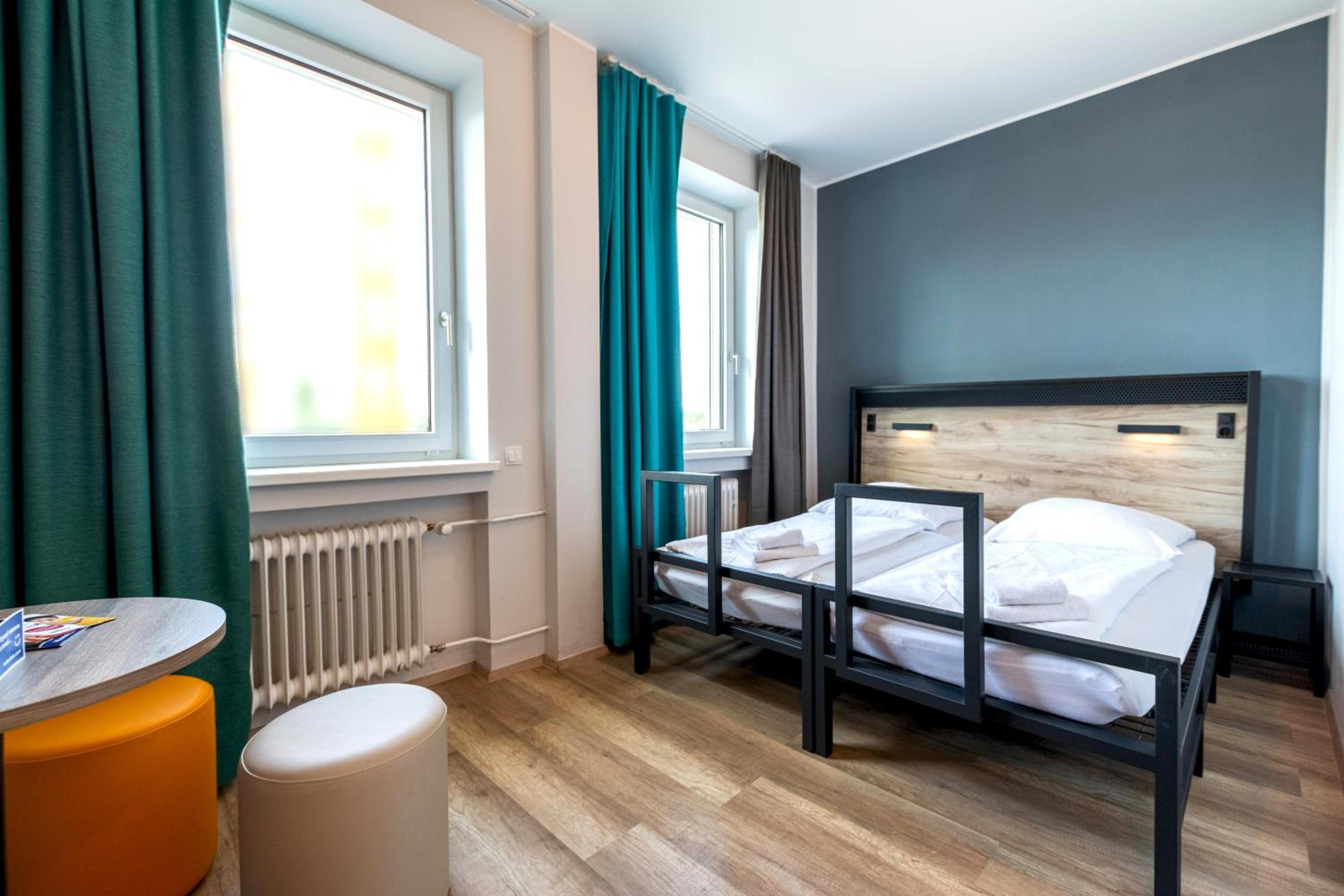 Twin Room - Photo 2